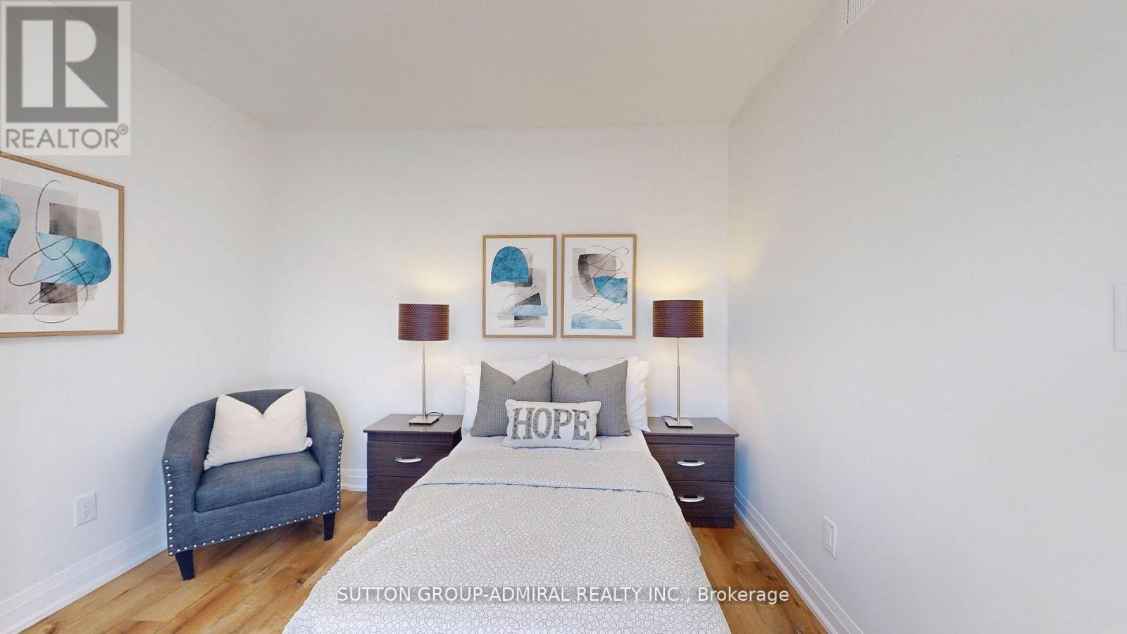 Upper 1 - 1930 Queen Street E, Toronto, Ontario  M4L 1H6 - Photo 24 - E13851774