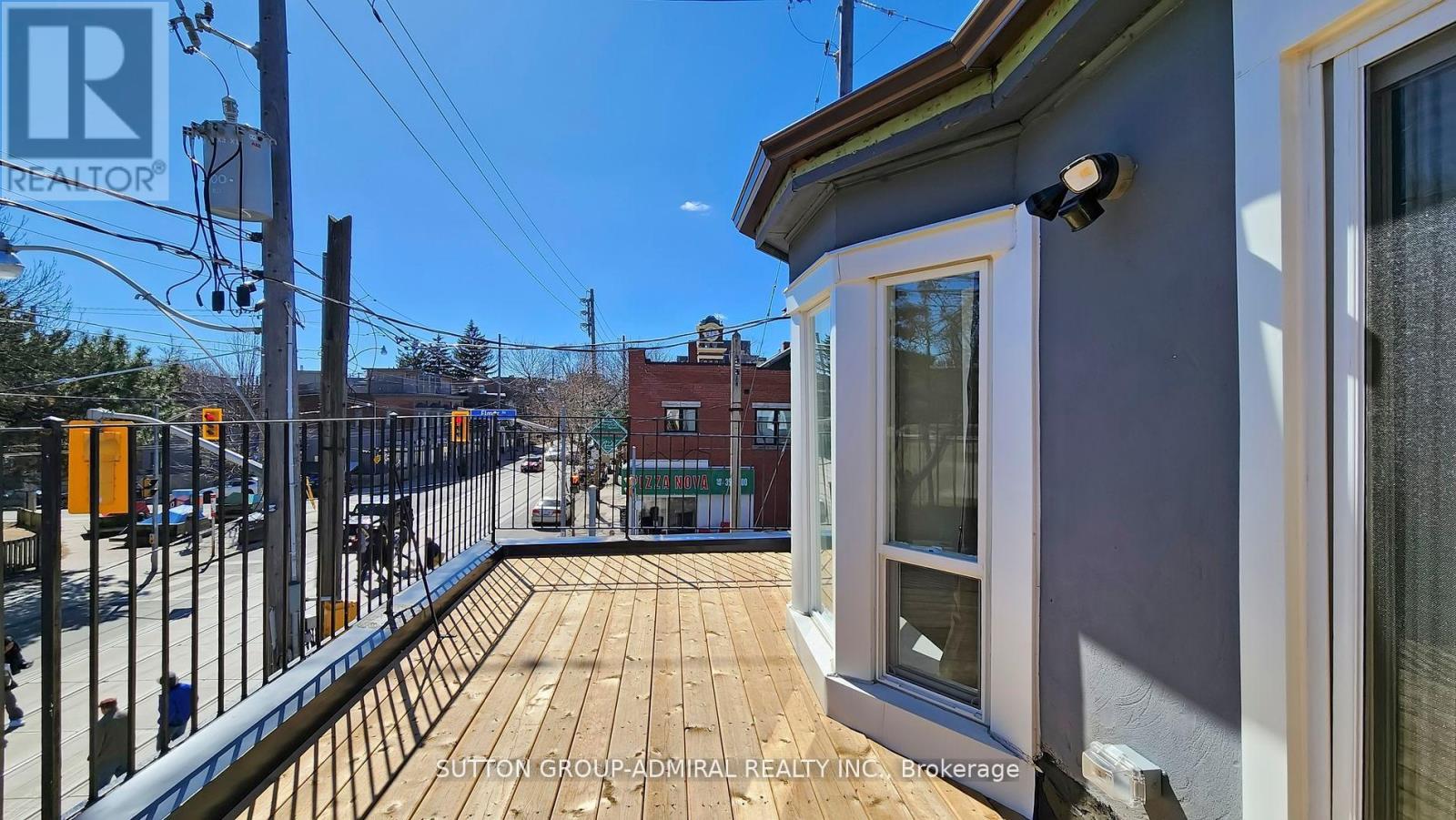Upper 1 - 1930 Queen Street E, Toronto, Ontario  M4L 1H6 - Photo 28 - E13851774