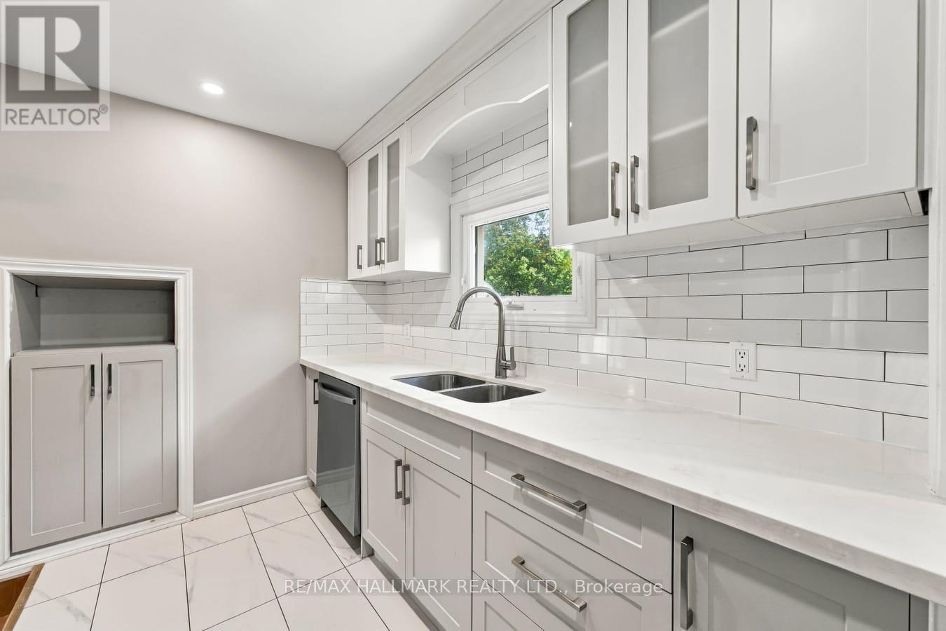 6 Albert Street, Whitby, Ontario  L1M 1A1 - Photo 14 - E13851820