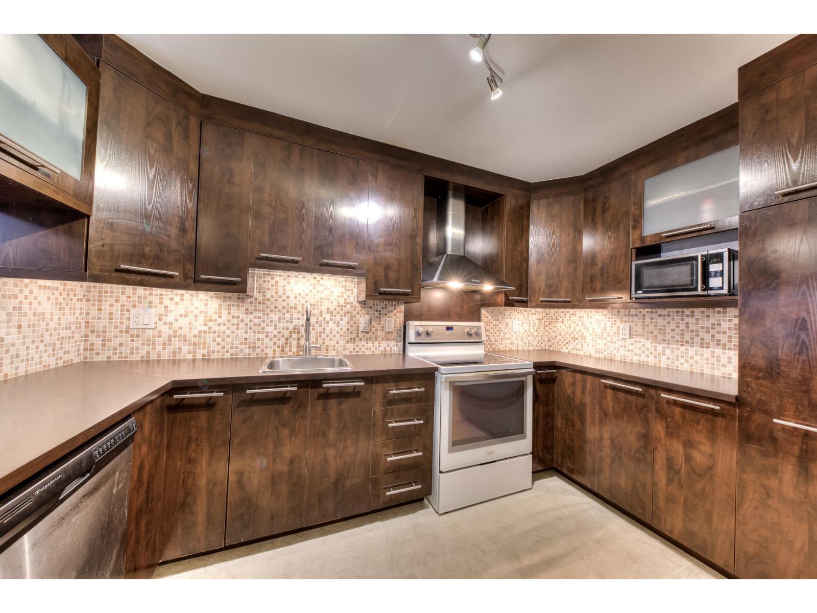 3945 Av. Colomb|#301 Brossard Quebec Canada J4Z3W2 3