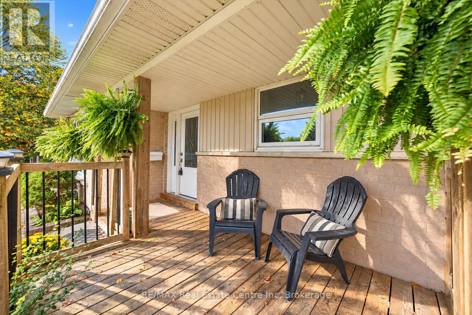 35 Eastview Road, Guelph, Ontario  N1E 6J7 - Photo 3 - X13851724