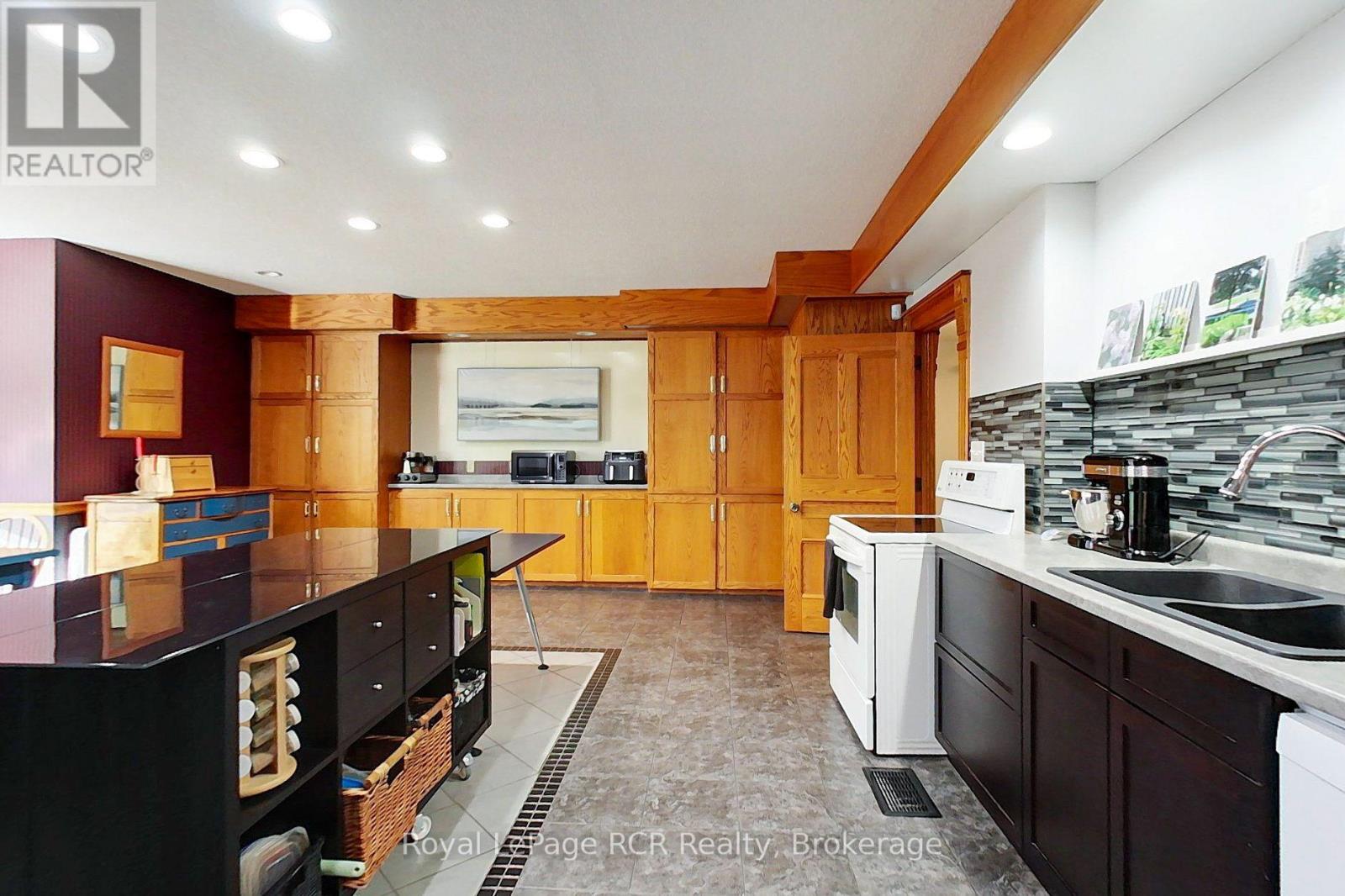 130 John Street, North Perth, Ontario  N0G 1B0 - Photo 12 - X13851726