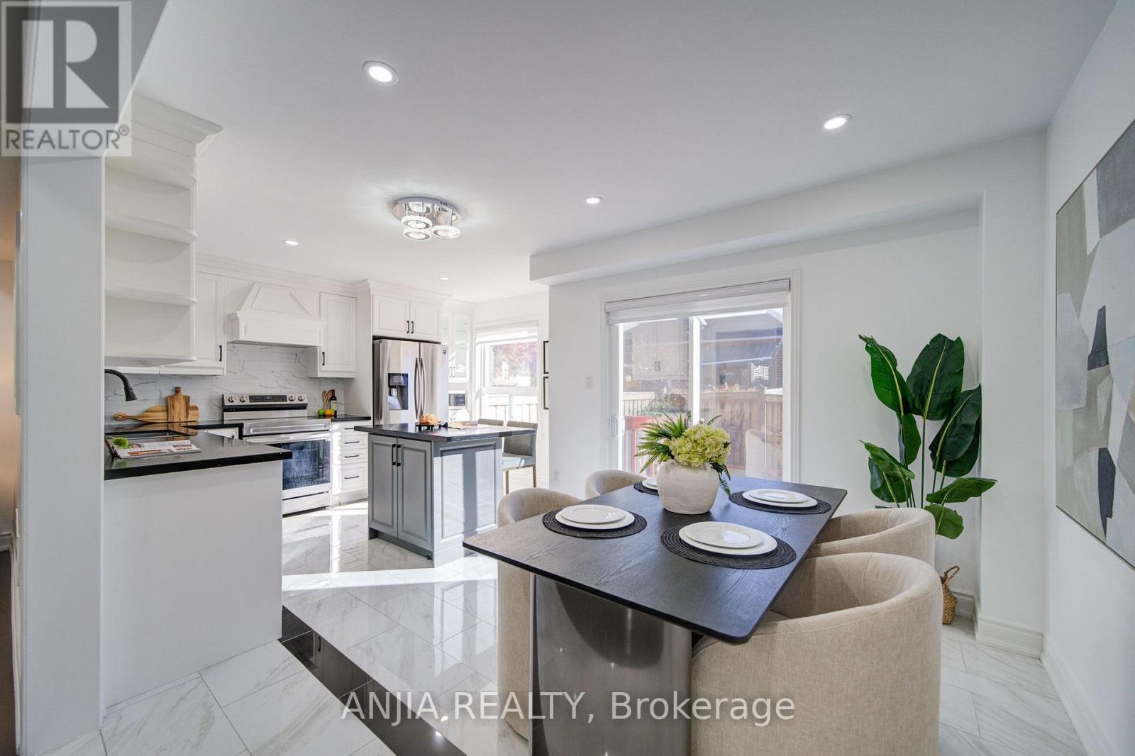 28 Grandwood Avenue, Whitchurch-Stouffville, Ontario  L4A 0M6 - Photo 13 - N13851772