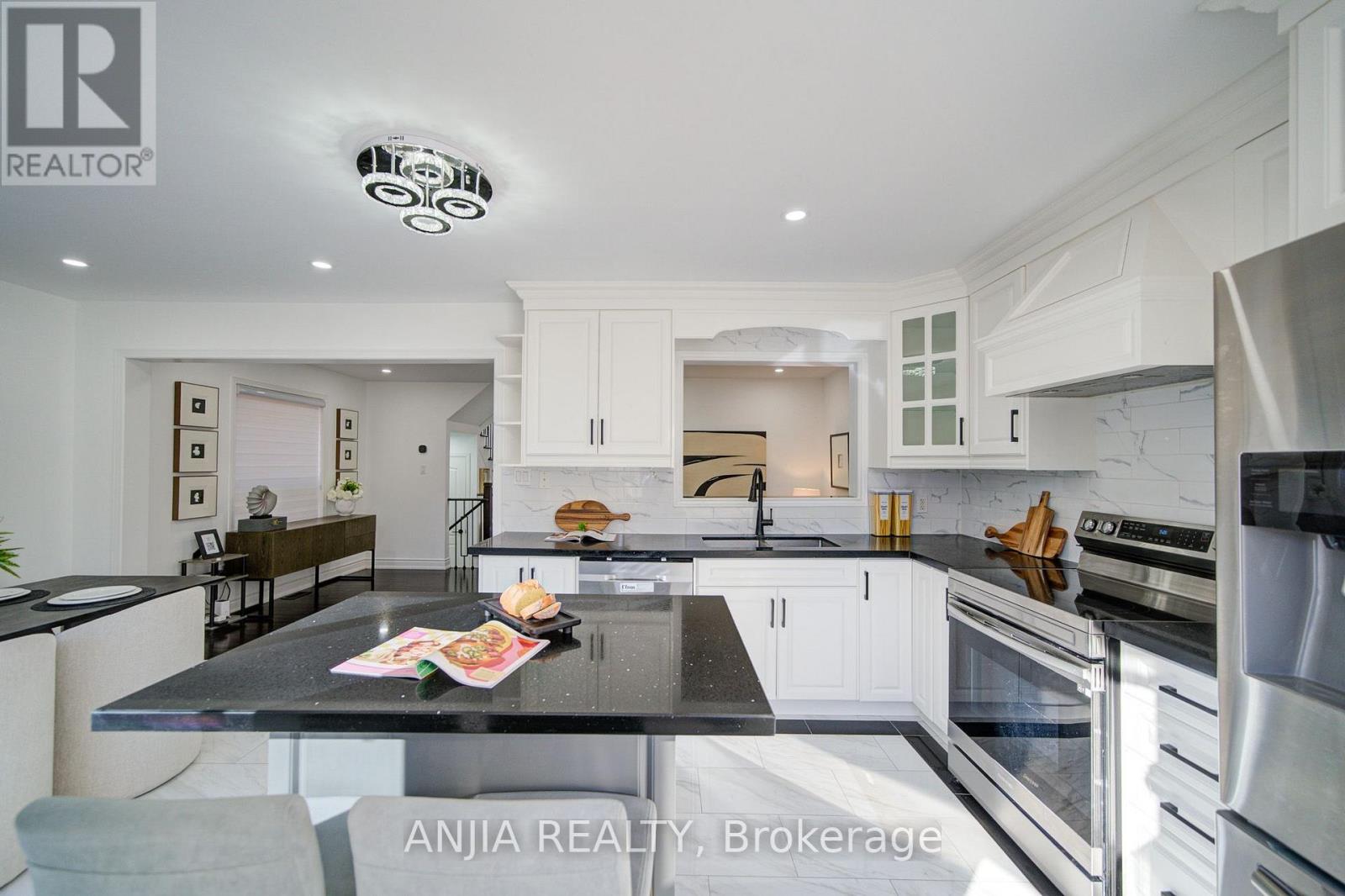 28 Grandwood Avenue, Whitchurch-Stouffville, Ontario  L4A 0M6 - Photo 19 - N13851772