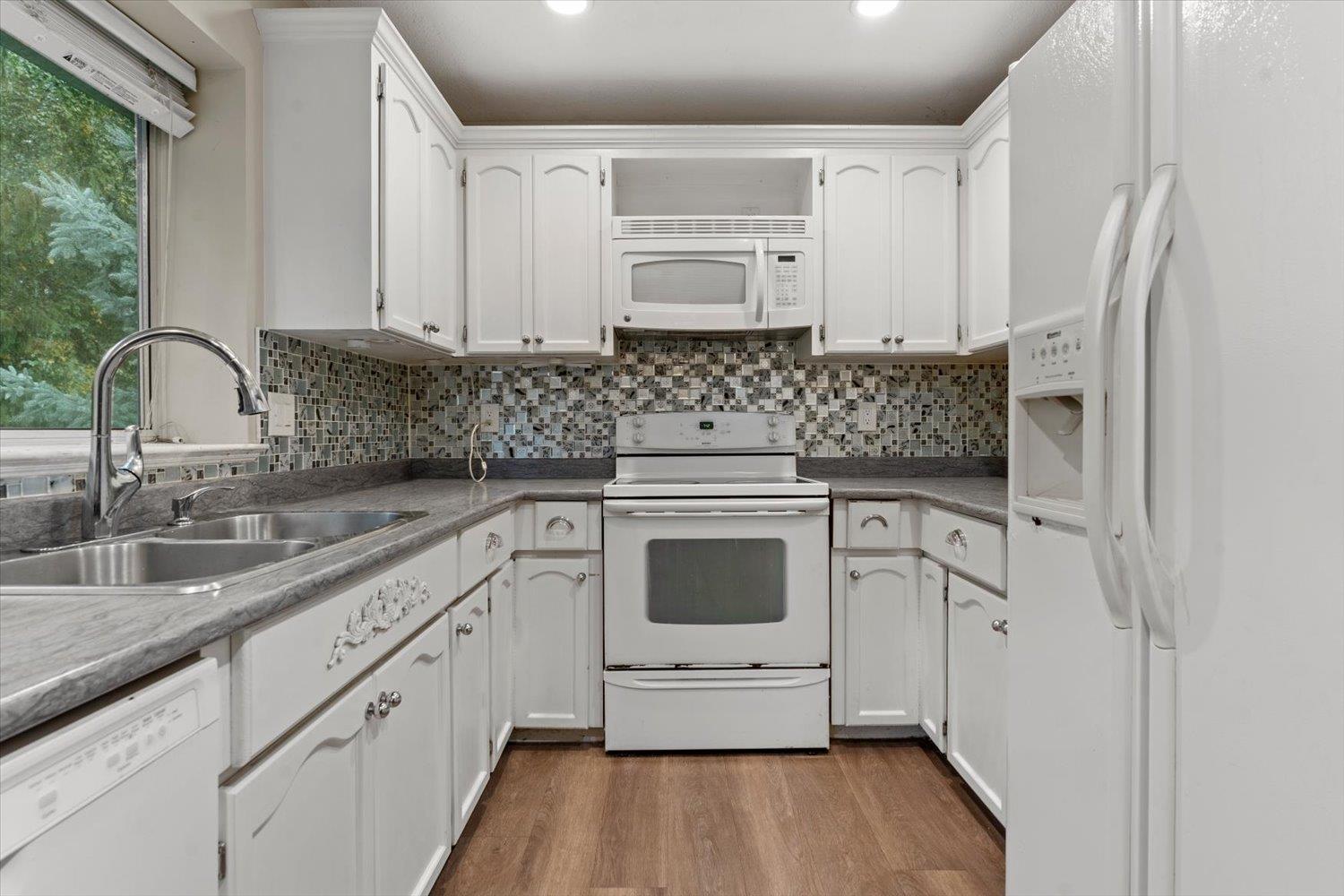 2833 GARDNER PLACE