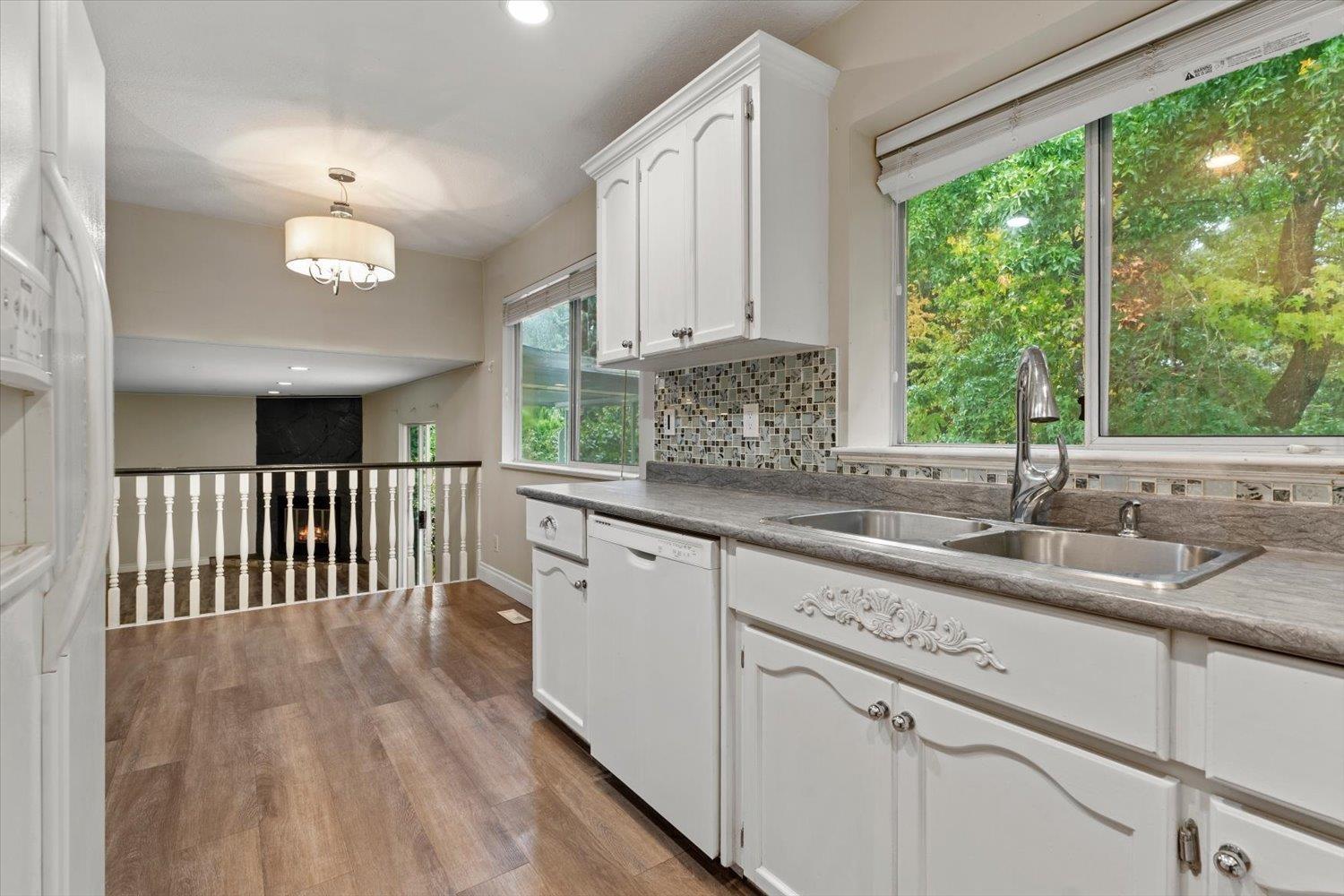 2833 GARDNER PLACE
