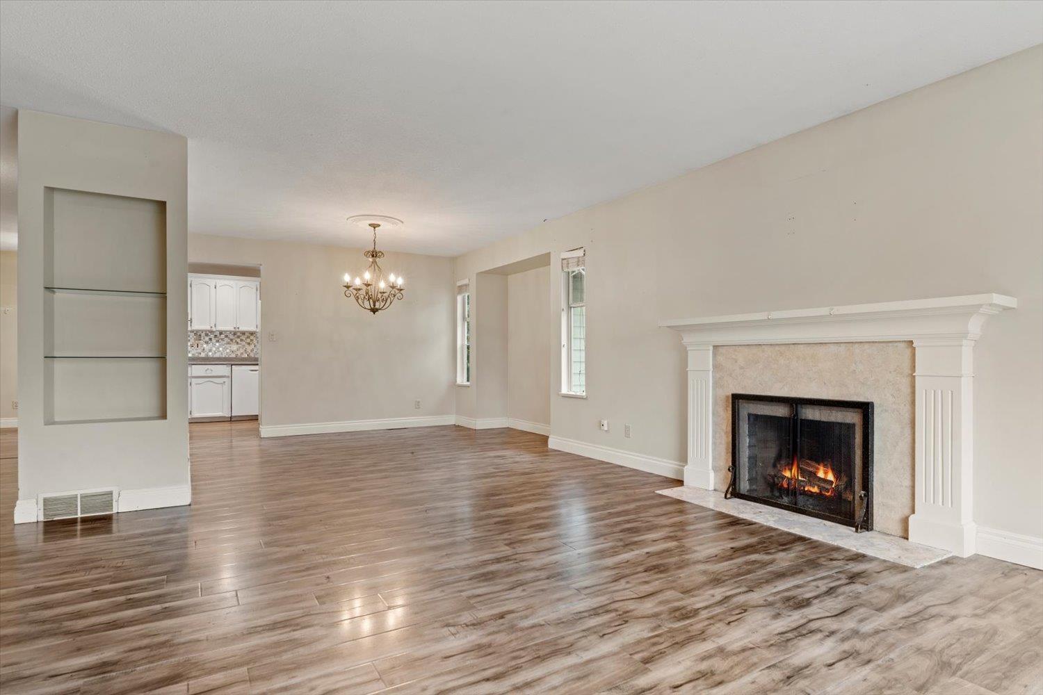 2833 GARDNER PLACE