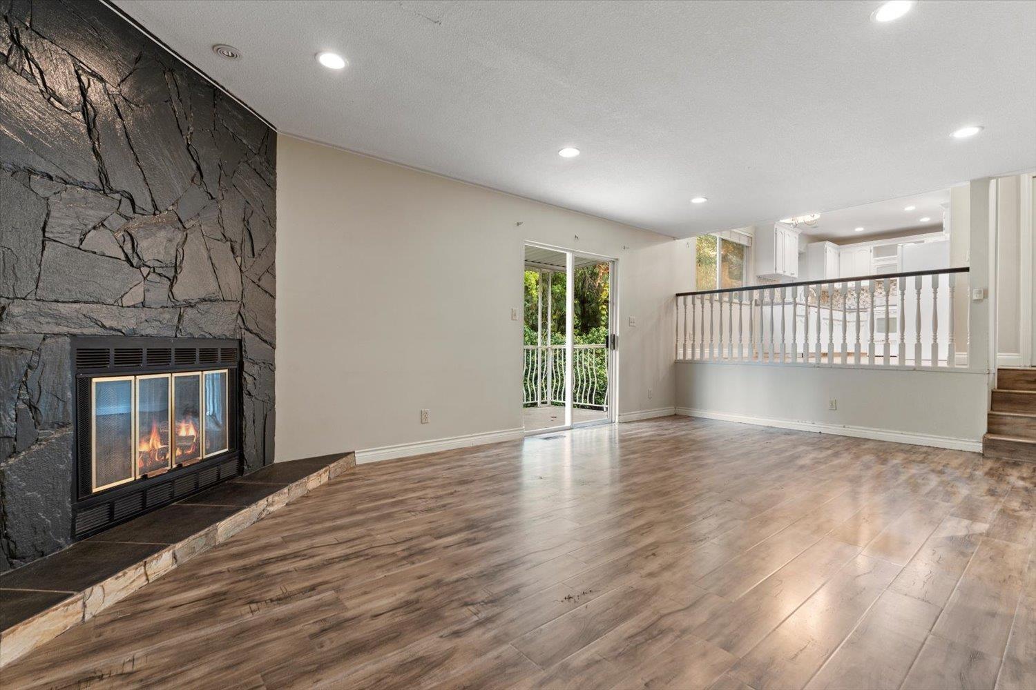 2833 GARDNER PLACE
