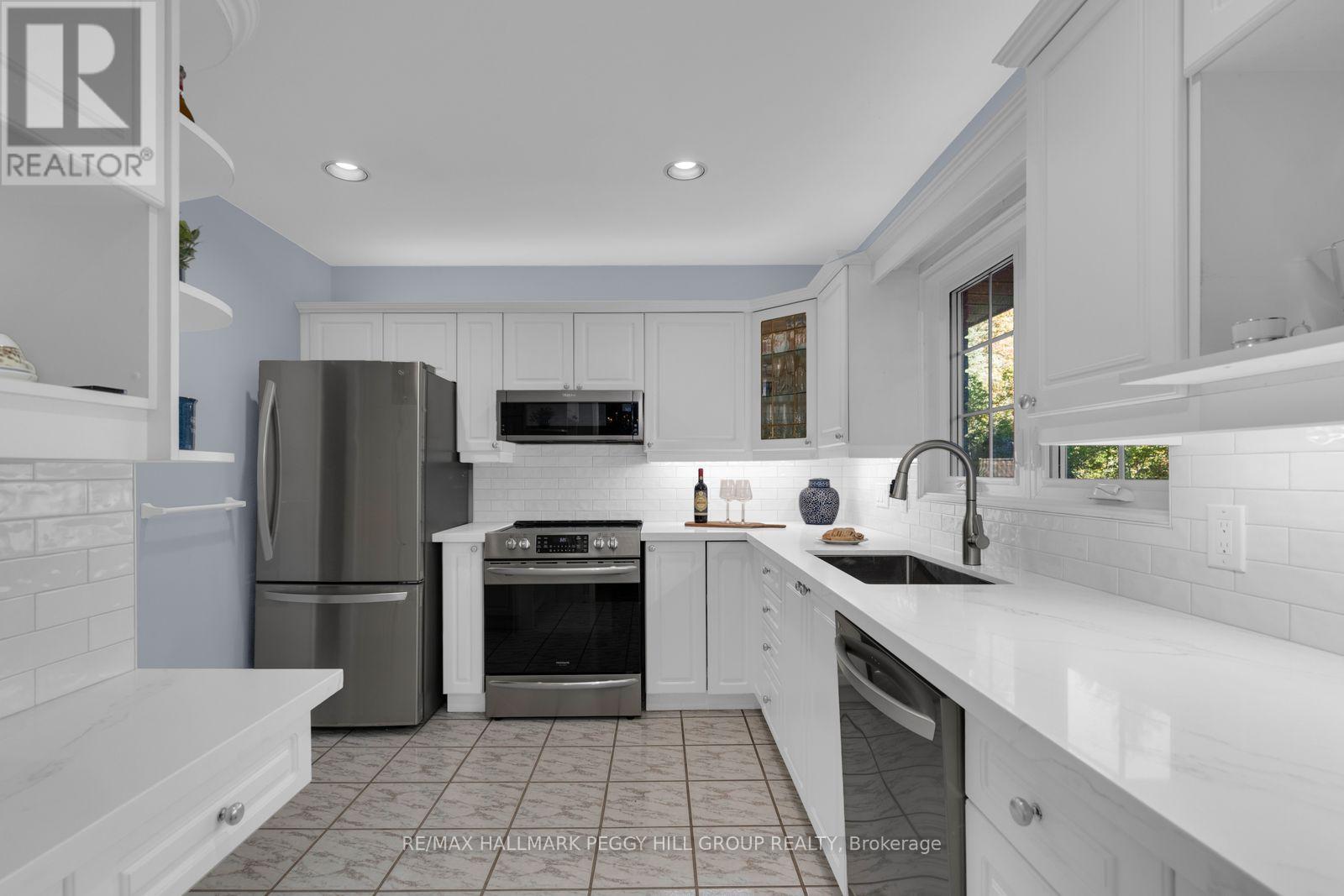 9 Cabell Road, Tiny, Ontario  L0L 1P1 - Photo 6 - S13851652