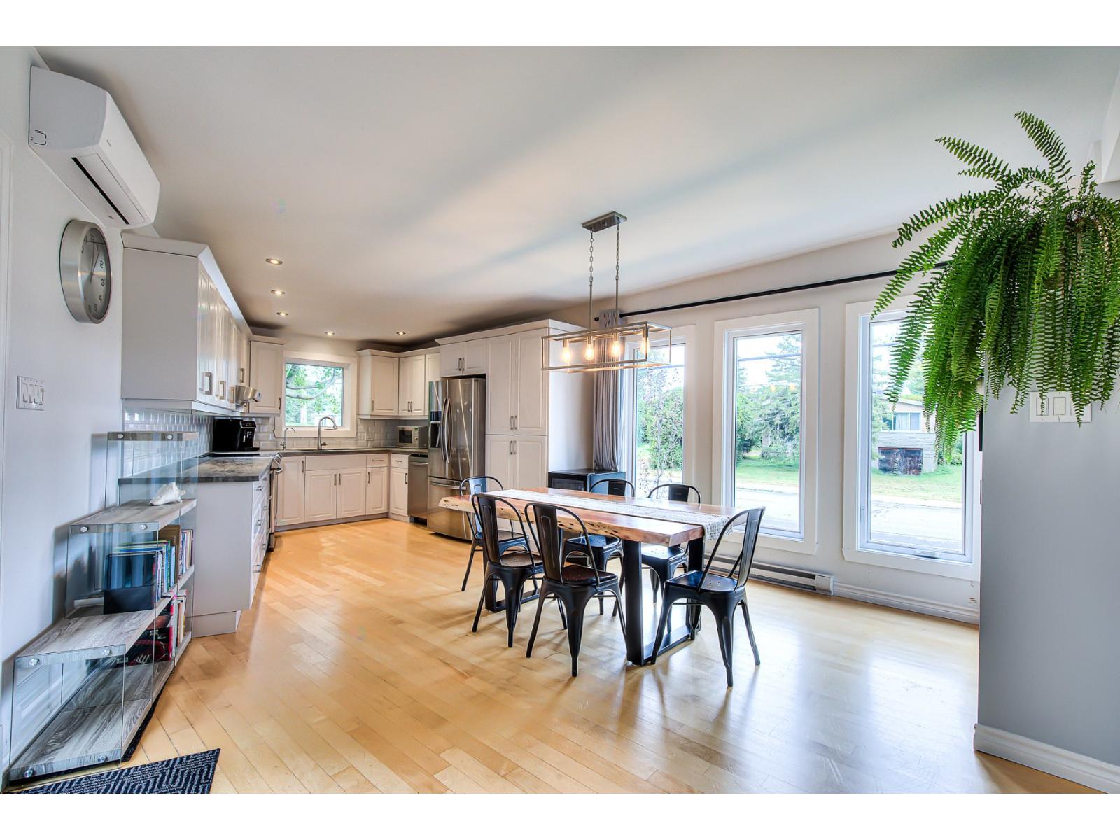 71 Rue Jeannotte Vaudreuil-Dorion Quebec Canada J7V6E6 4