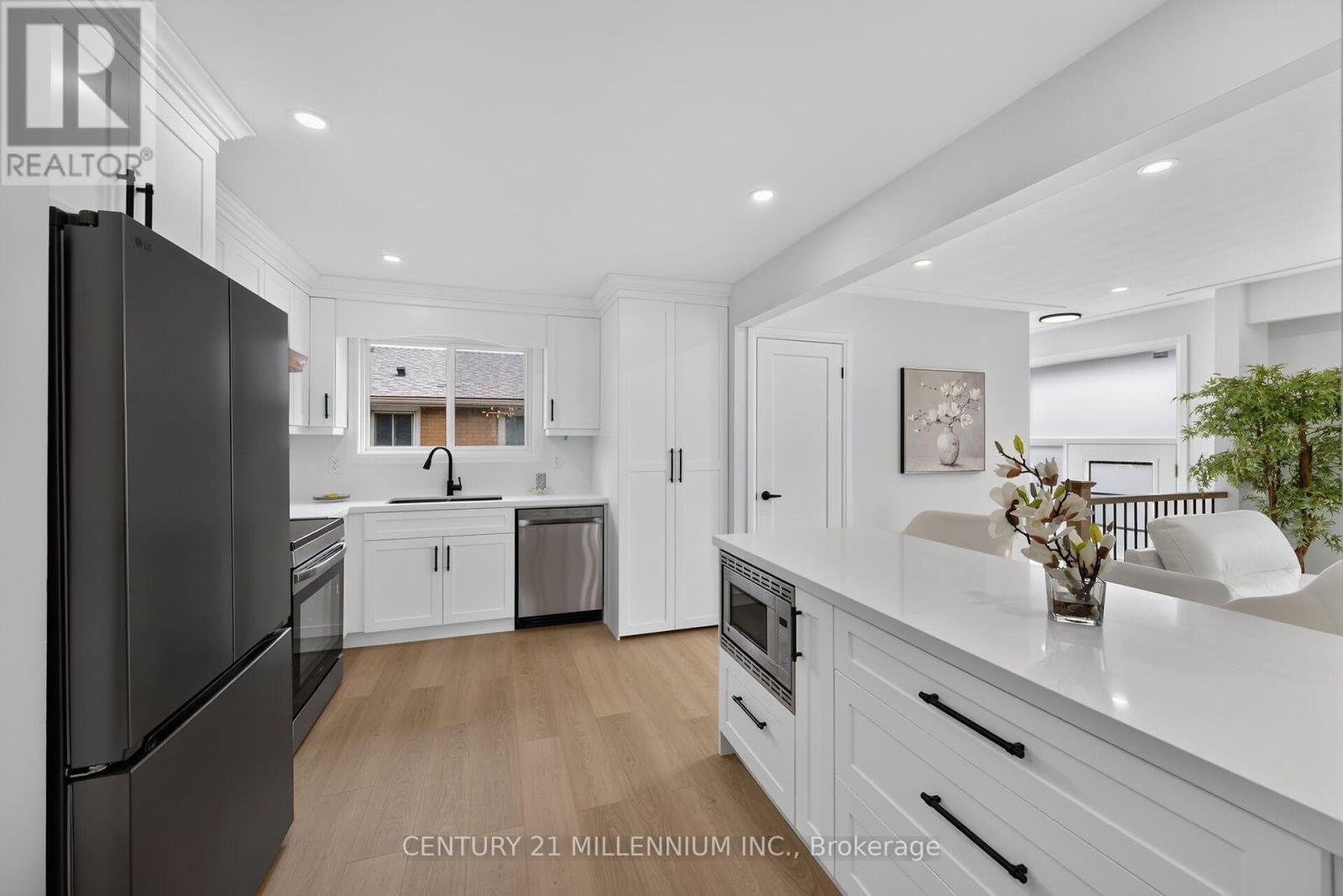 Upper - 40 Purdy Crescent, Hamilton, Ontario  L9A 3B3 - Photo 10 - X13768952
