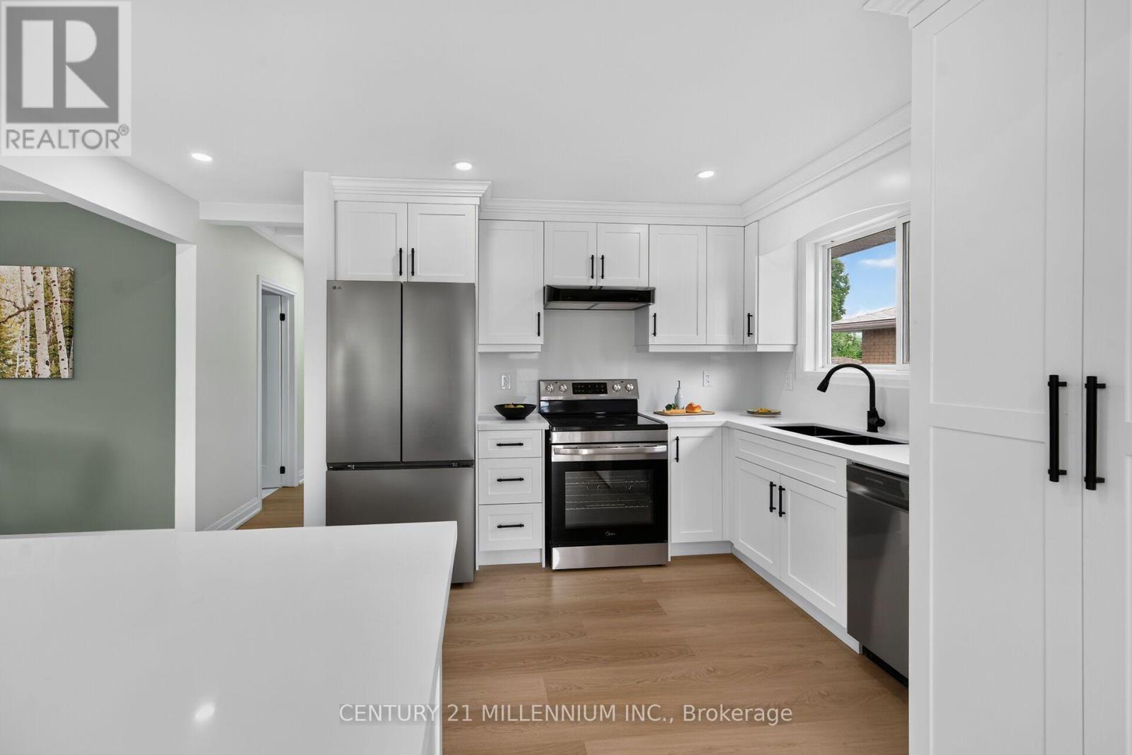 Upper - 40 Purdy Crescent, Hamilton, Ontario  L9A 3B3 - Photo 8 - X13768952
