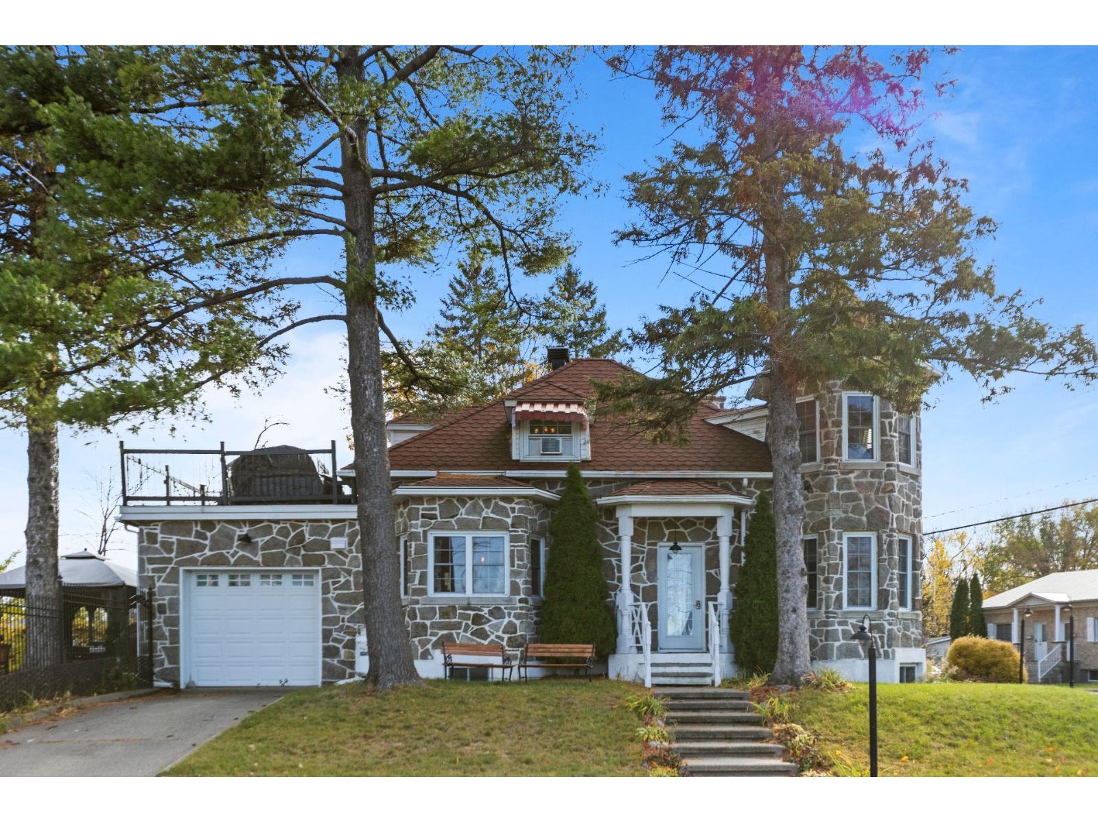 941-941A Ch. Duhamel Pincourt Quebec Canada J7W4G9 2