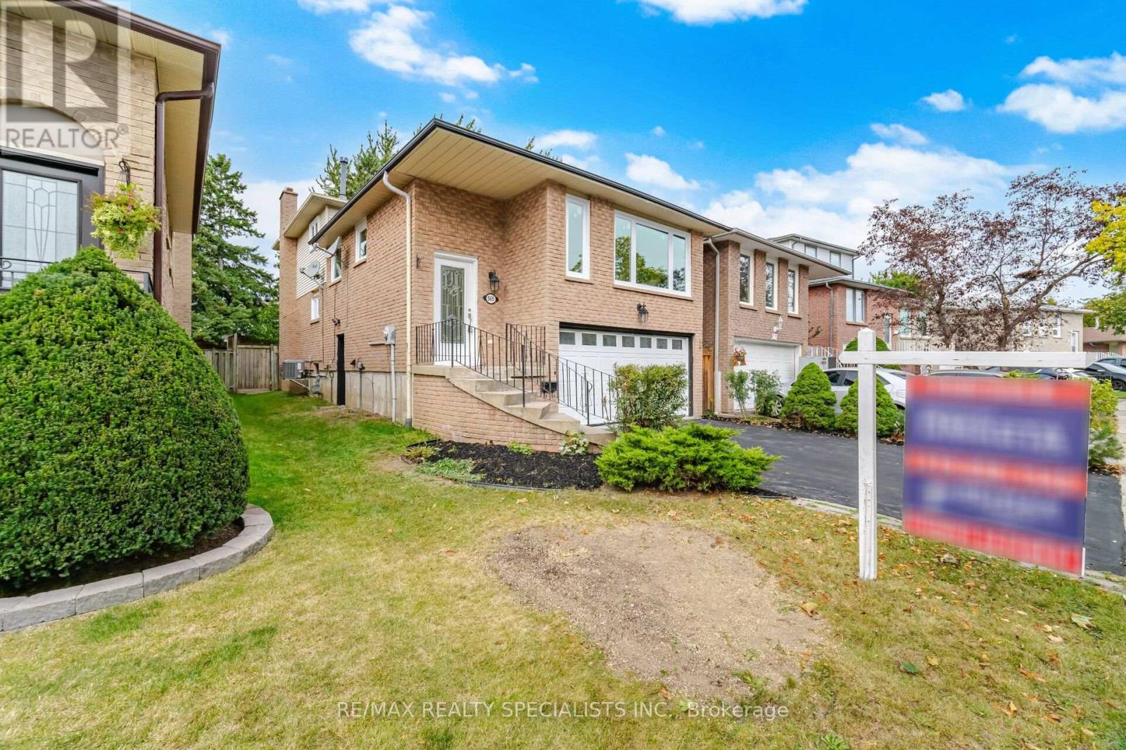 565 Hayward Crescent, Milton, Ontario  L9T 4T8 - Photo 3 - W13851682