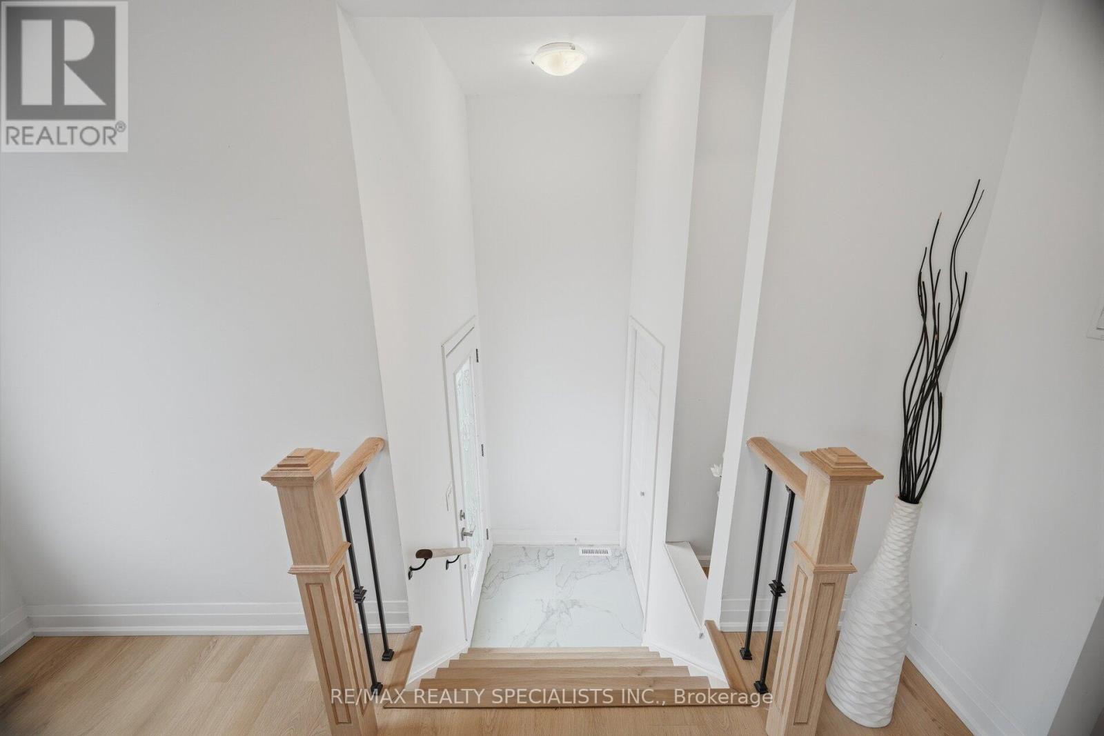 565 Hayward Crescent, Milton, Ontario  L9T 4T8 - Photo 6 - W13851682