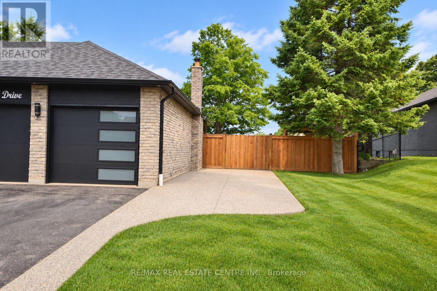 8 Kevinwood Drive, Caledon, Ontario  L7K 0Z1 - Photo 3 - W13851786