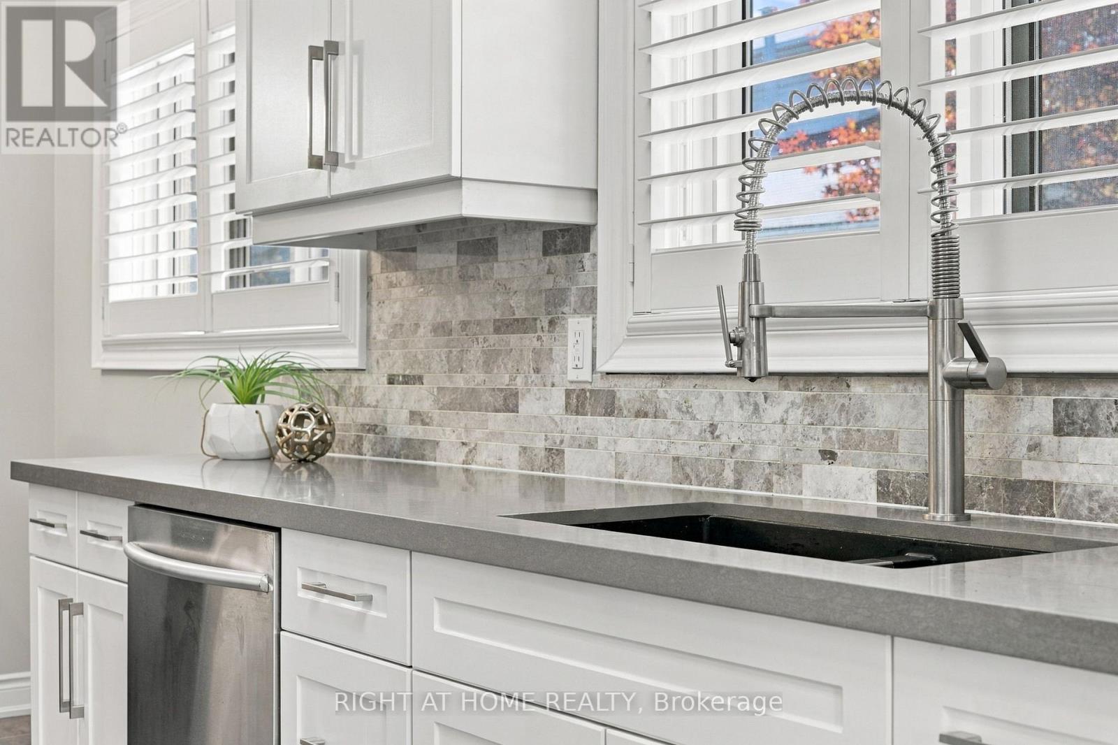20 Mono Court, Brampton, Ontario  L6W 2G8 - Photo 20 - W13851788