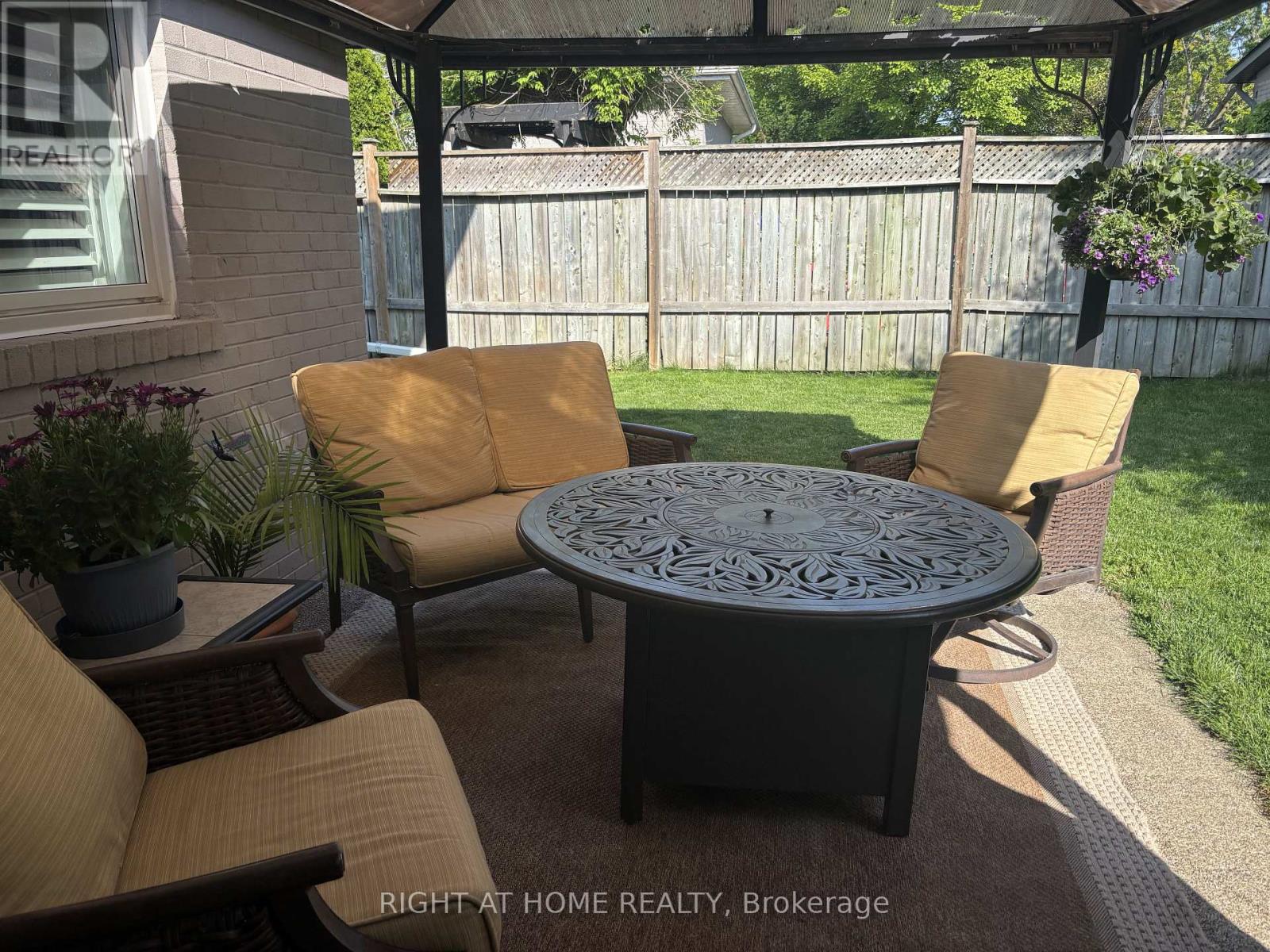 20 Mono Court, Brampton, Ontario  L6W 2G8 - Photo 49 - W13851788