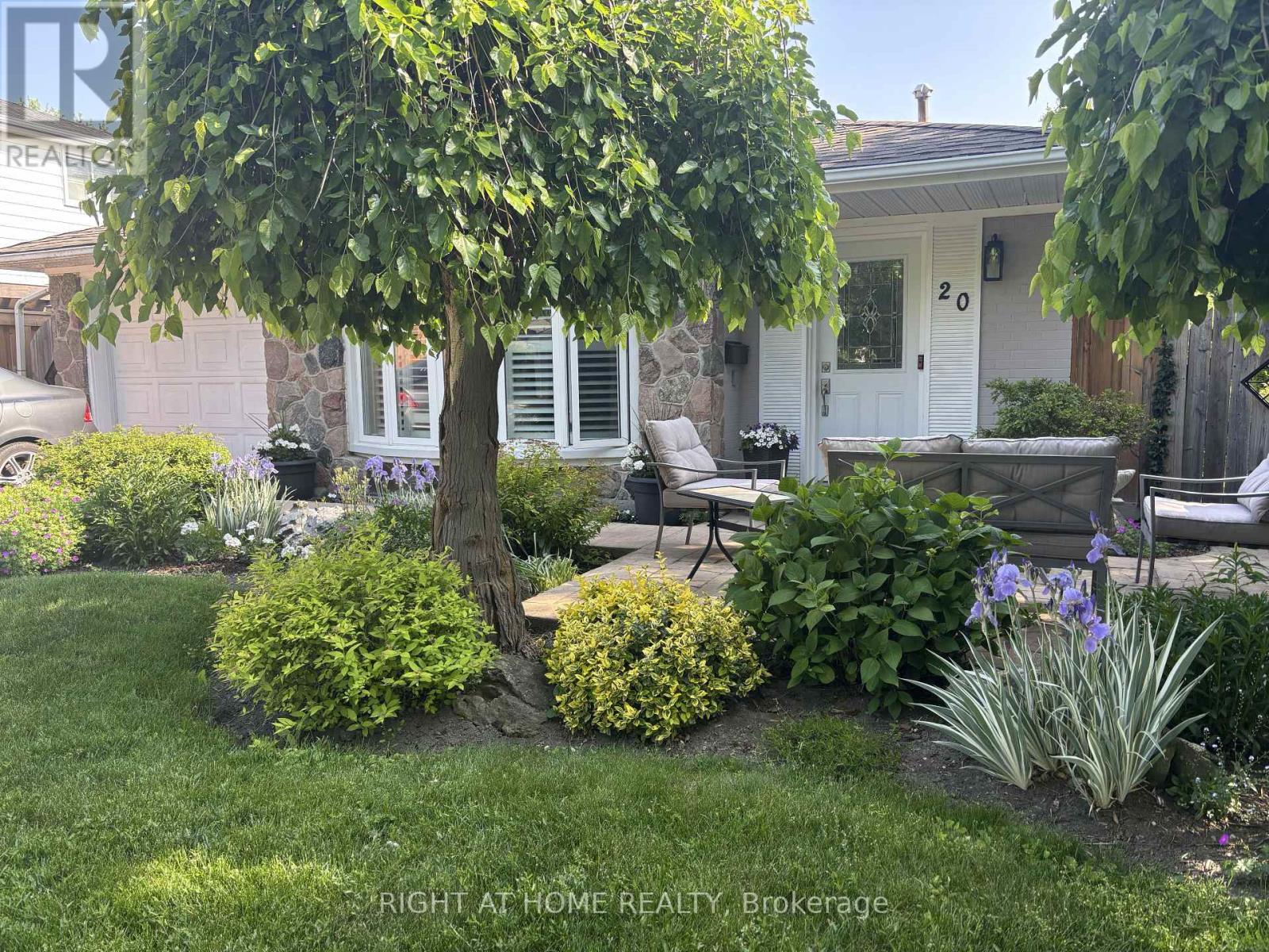 20 Mono Court, Brampton, Ontario  L6W 2G8 - Photo 7 - W13851788