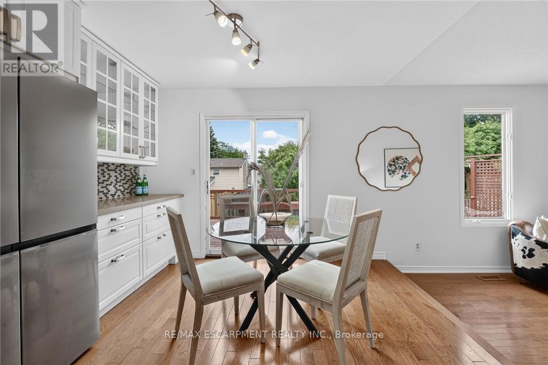 2450 Overton Drive N, Burlington, Ontario  L7P 4B5 - Photo 16 - W13851796