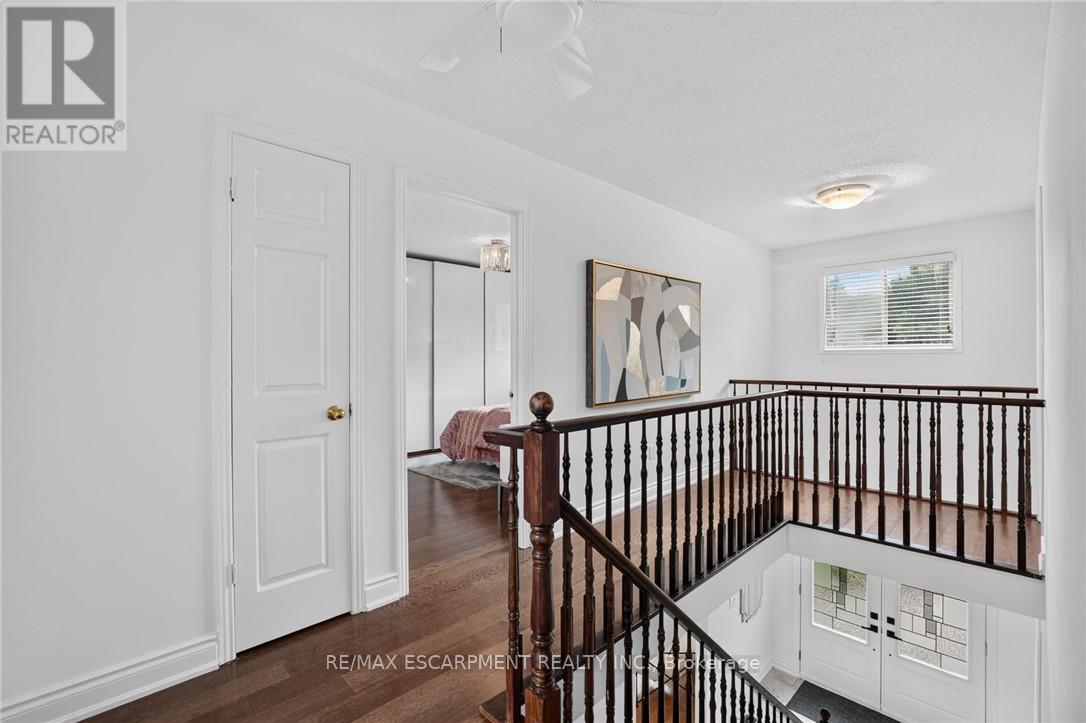 2450 Overton Drive N, Burlington, Ontario  L7P 4B5 - Photo 22 - W13851796
