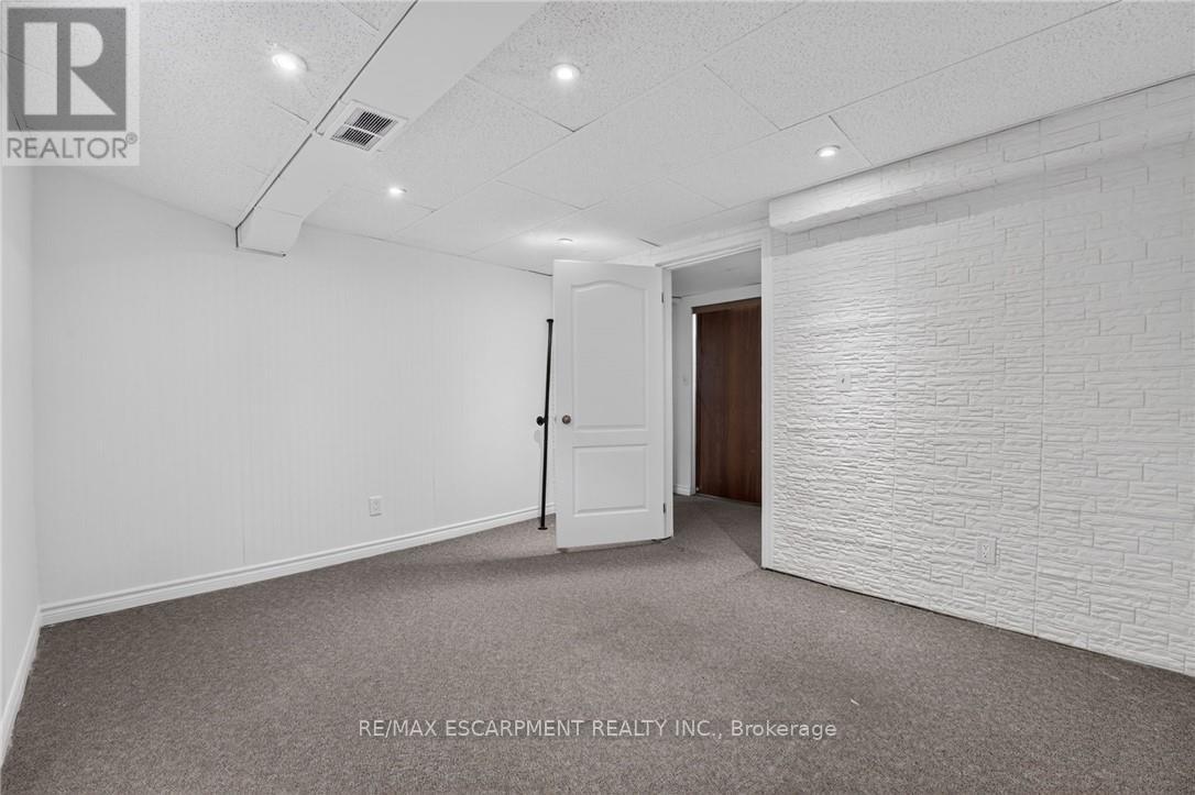 2450 Overton Drive N, Burlington, Ontario  L7P 4B5 - Photo 40 - W13851796
