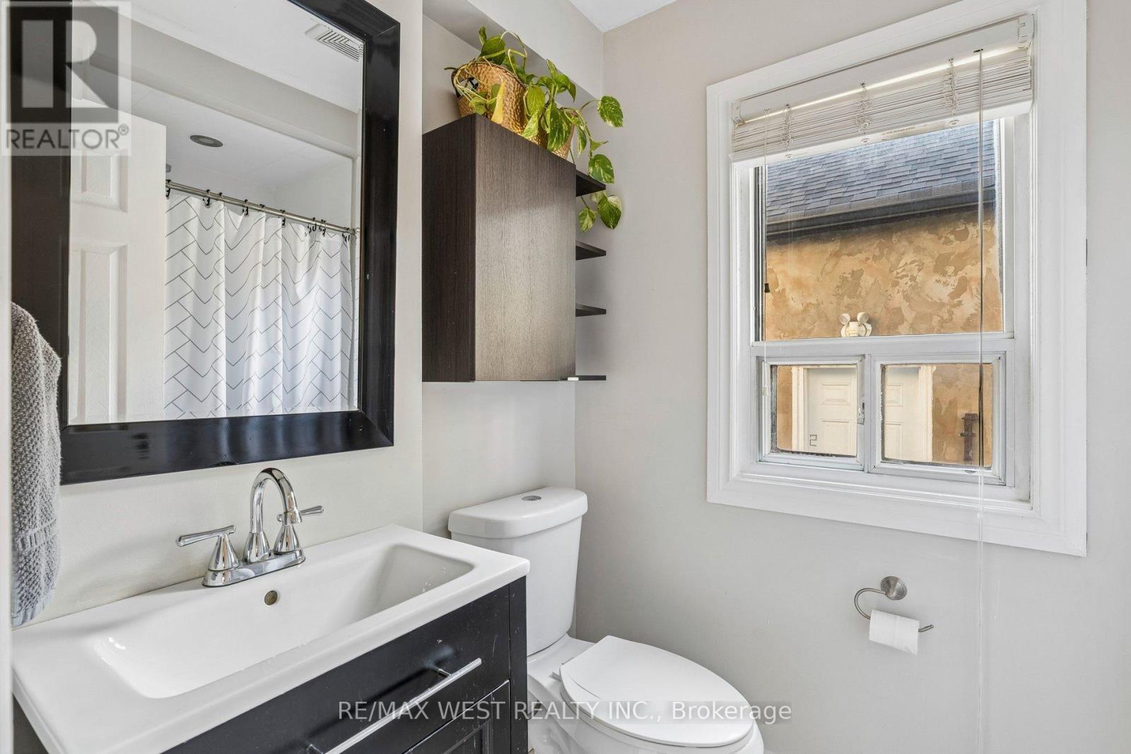 24 Victoria Street, Toronto, Ontario  M8V 1M6 - Photo 11 - W13851802