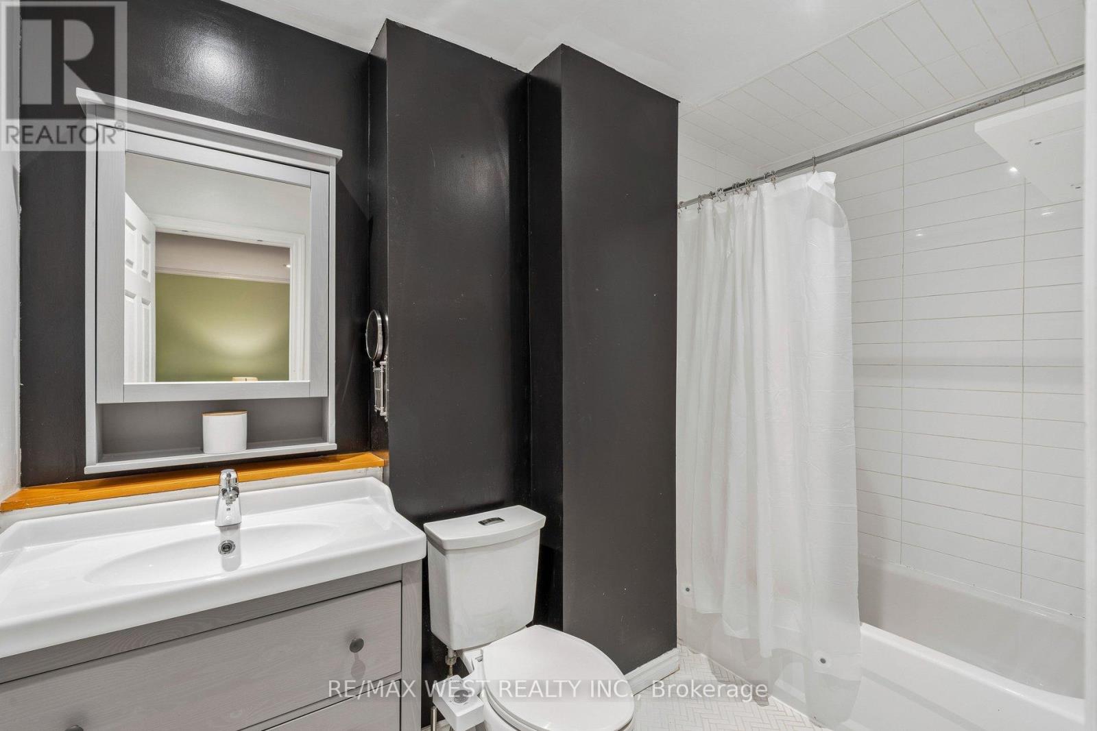 24 Victoria Street, Toronto, Ontario  M8V 1M6 - Photo 25 - W13851802