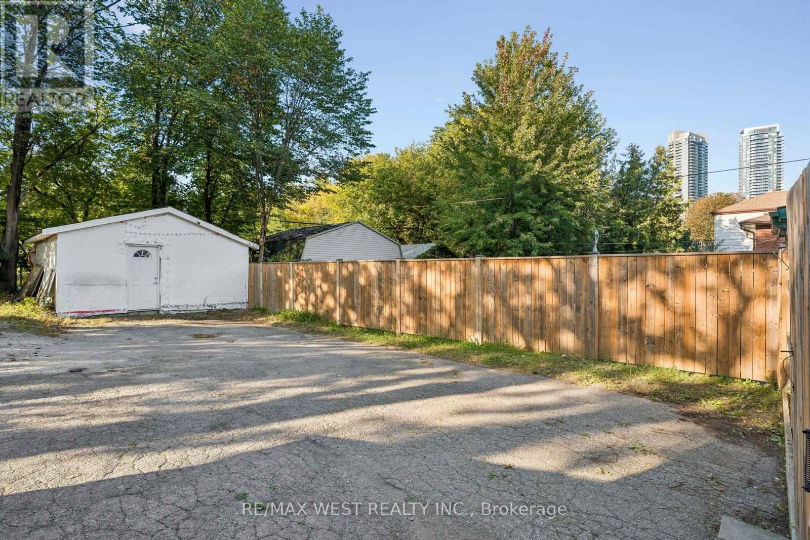 24 Victoria Street, Toronto, Ontario  M8V 1M6 - Photo 37 - W13851802