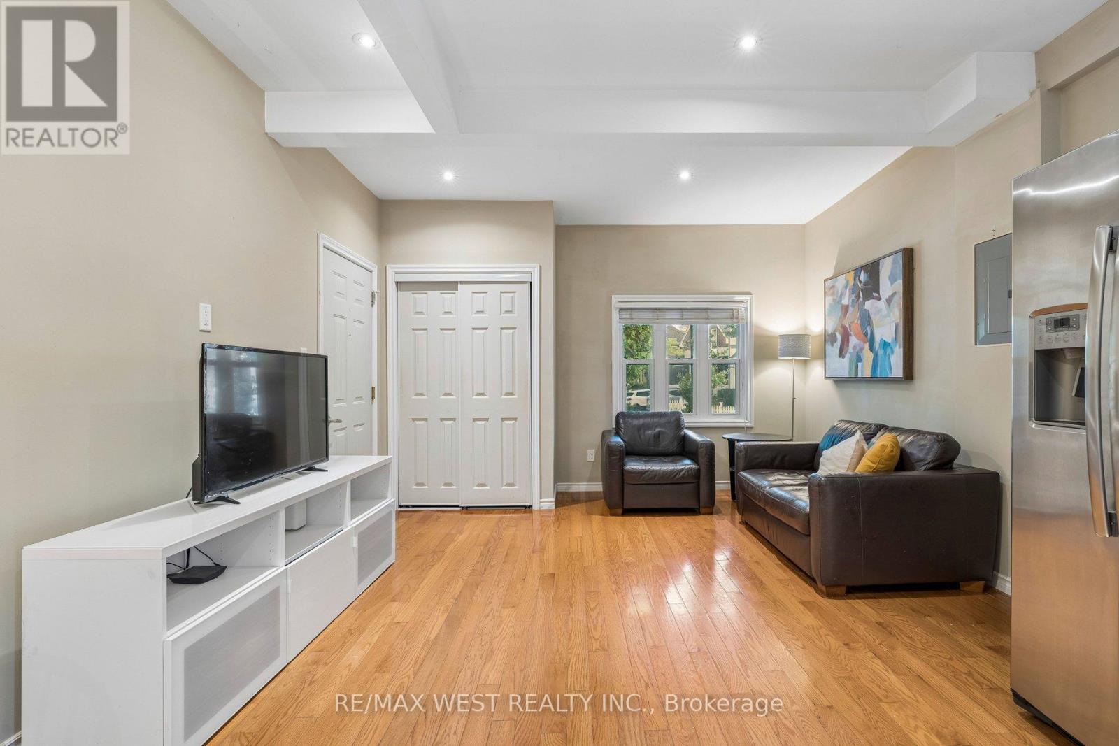 24 Victoria Street, Toronto, Ontario  M8V 1M6 - Photo 6 - W13851802