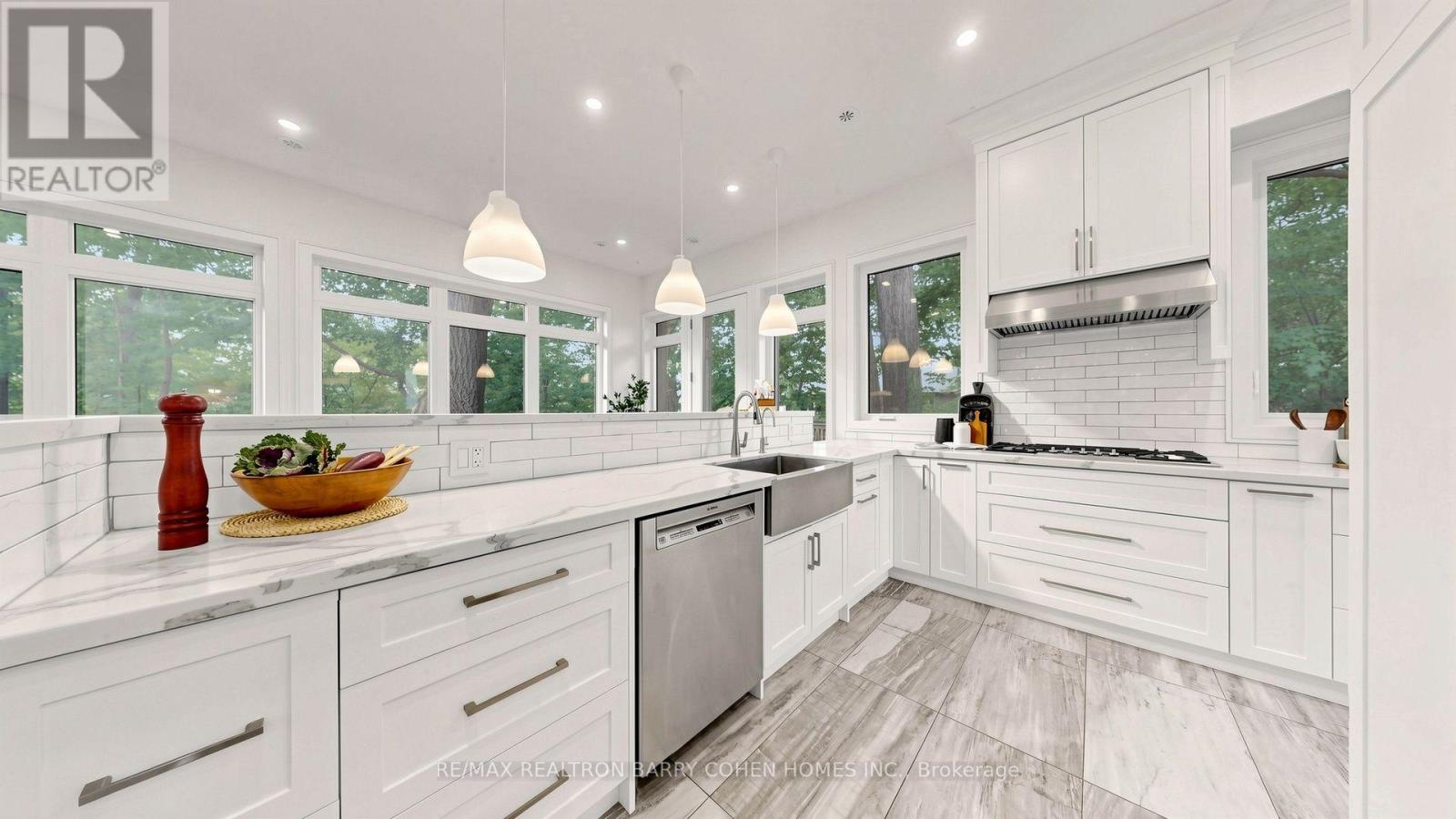 7 Greenbrook Drive, Toronto, Ontario  M6M 2J8 - Photo 20 - W13851822