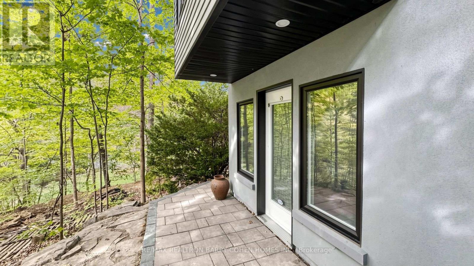 7 Greenbrook Drive, Toronto, Ontario  M6M 2J8 - Photo 5 - W13851822
