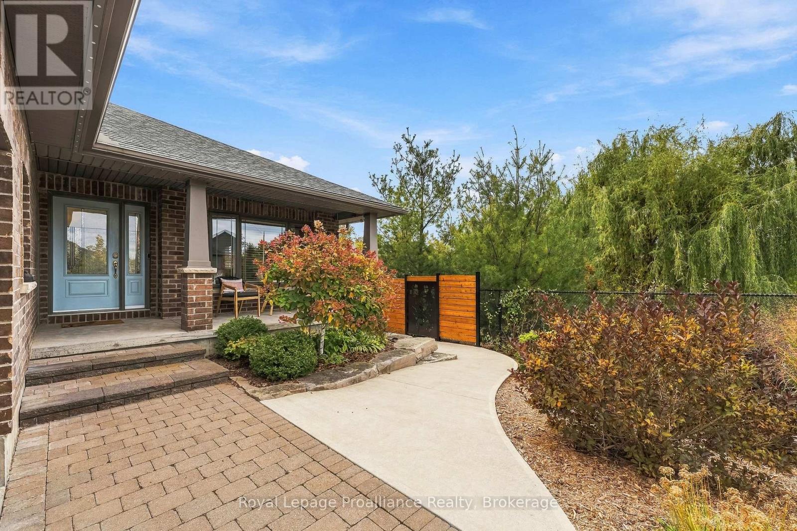 31 Ambrosia Terrace, Quinte West, Ontario  K8V 0G7 - Photo 4 - X13850234