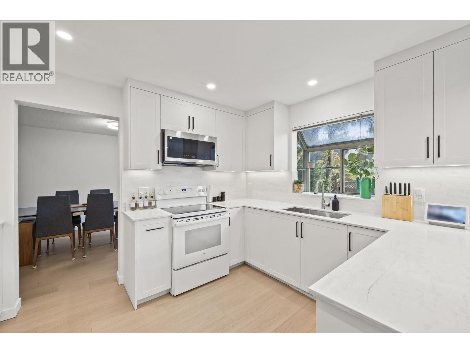 2714 Mara Drive, Coquitlam, British Columbia  V3C 5R9 - Photo 12 - R3170993