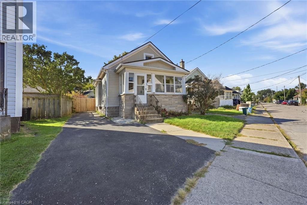 132 Grass Avenue, St. Catharines, Ontario  L2R 1T4 - Photo 3 - 40868054