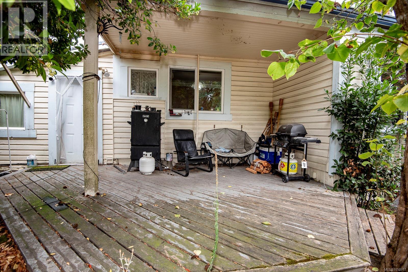 3814 Rowland Ave