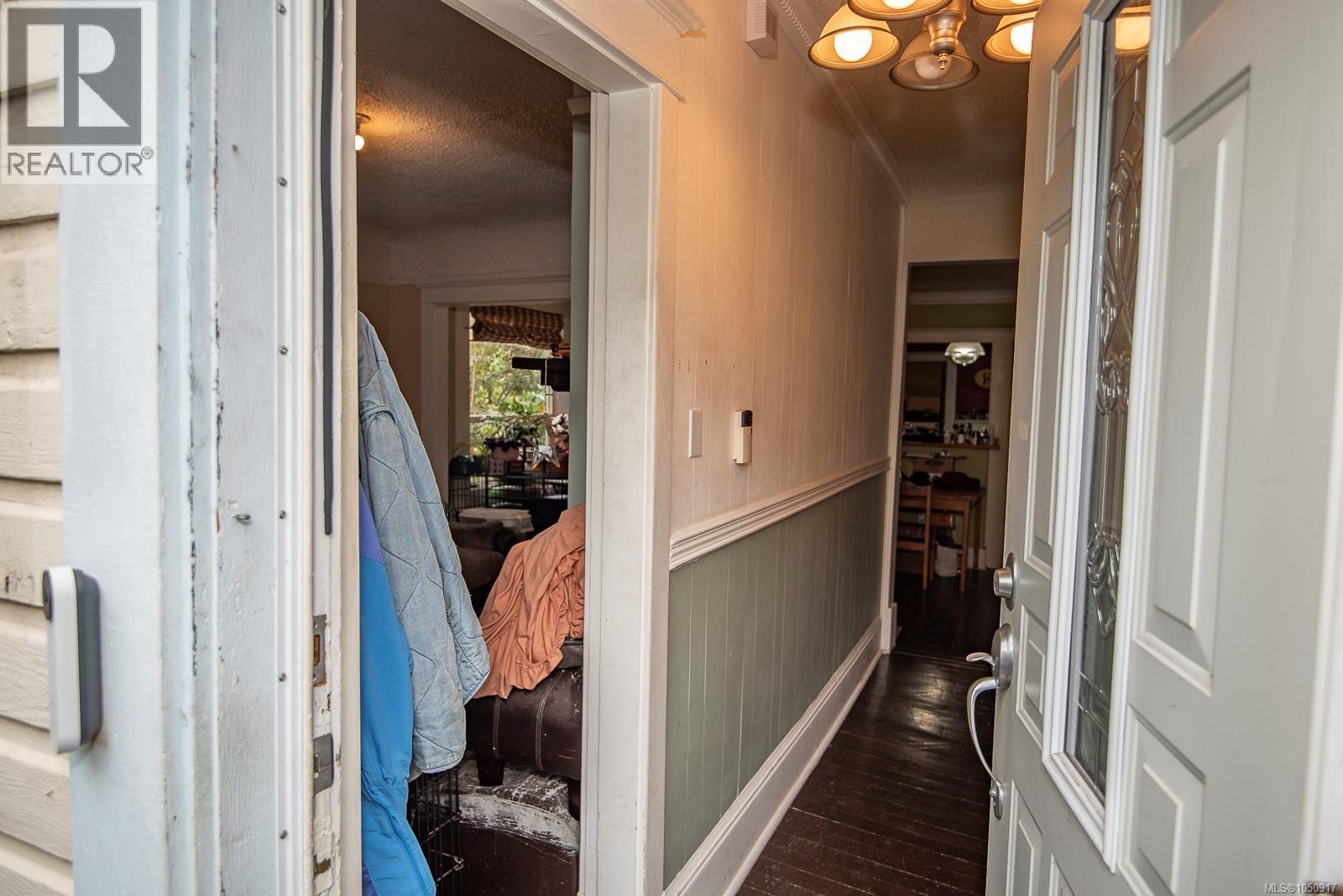 3814 Rowland Ave