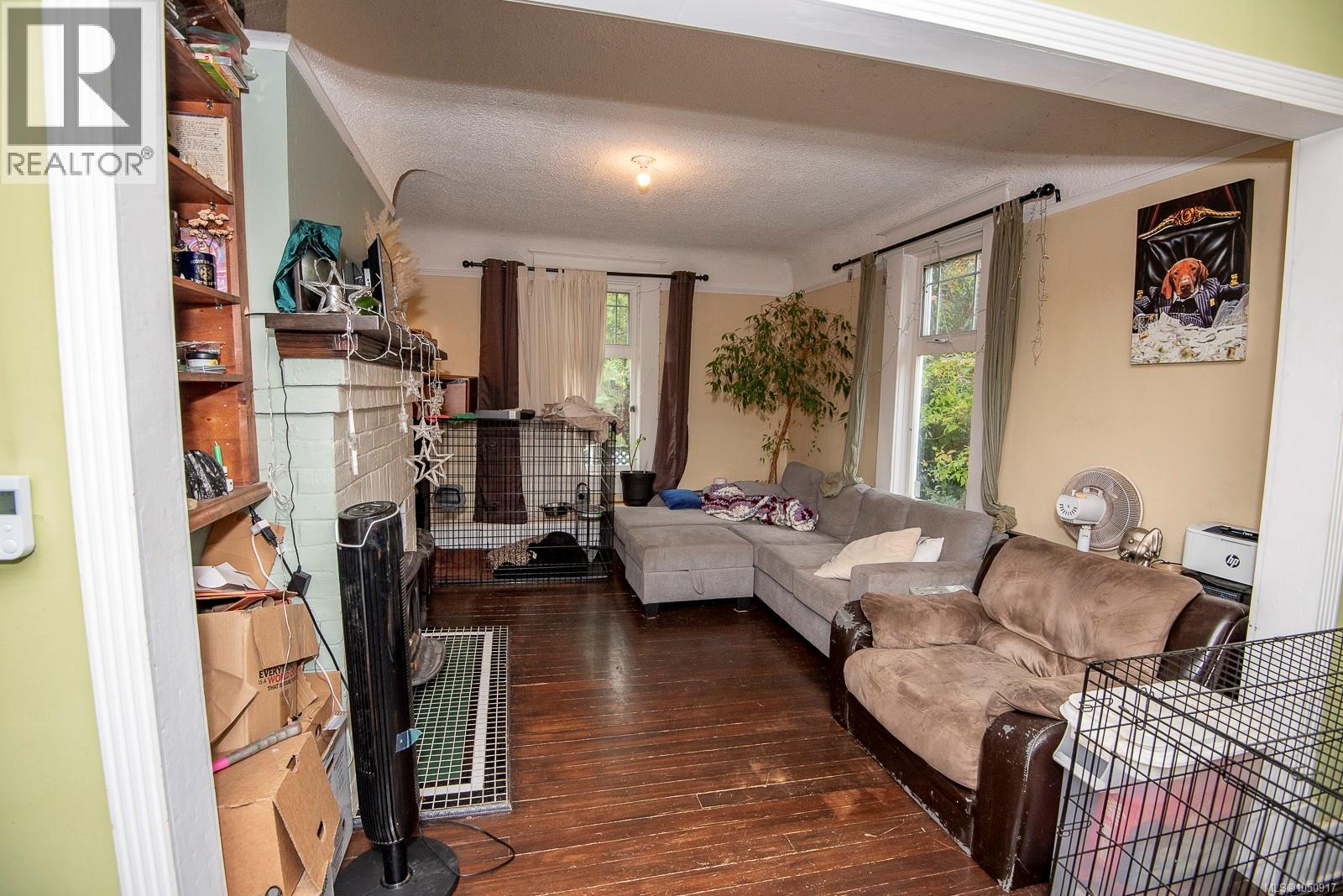 3814 Rowland Ave