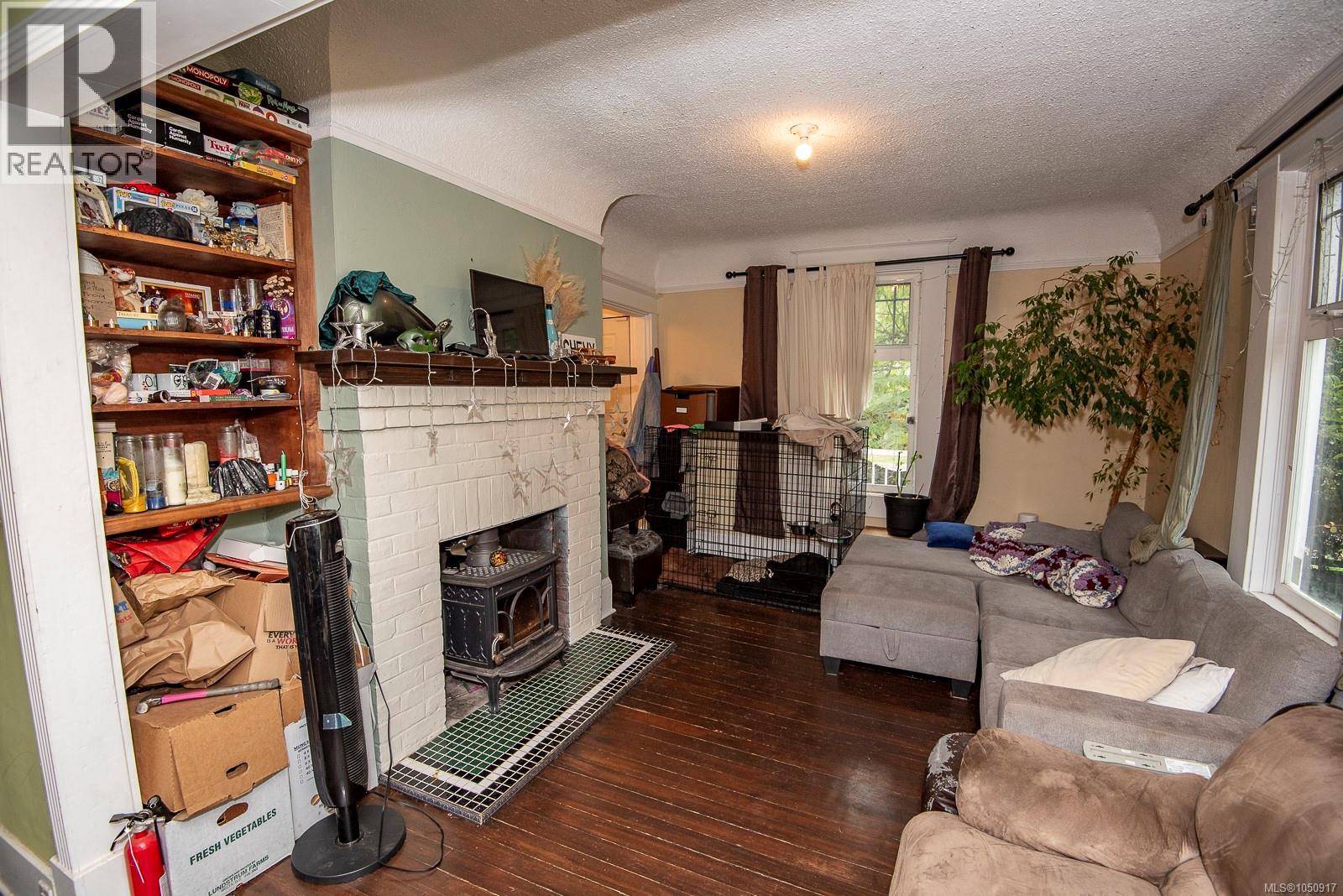 3814 Rowland Ave