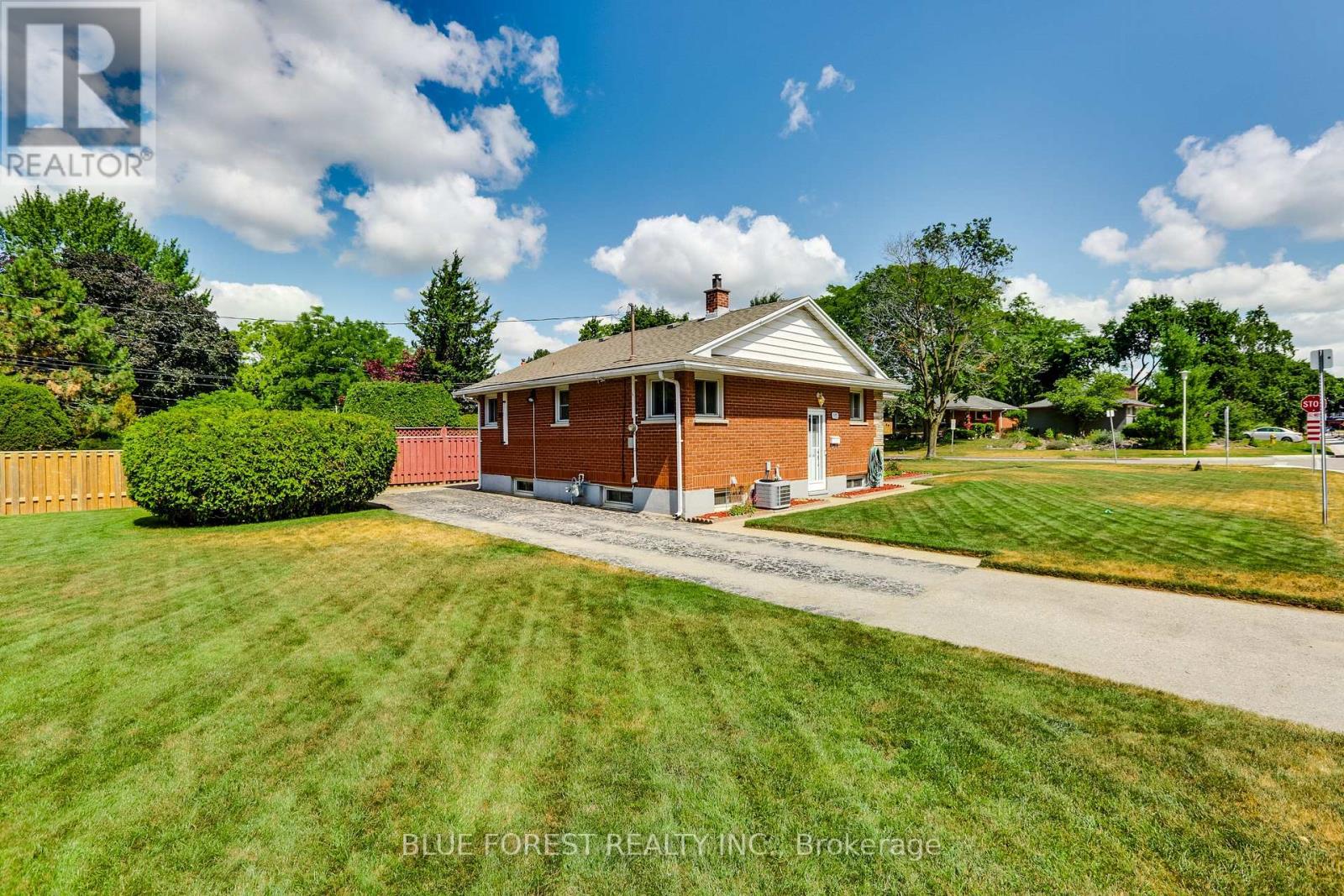 1201 Patann Drive N, London East, Ontario  N5V 2J3 - Photo 3 - X13851924