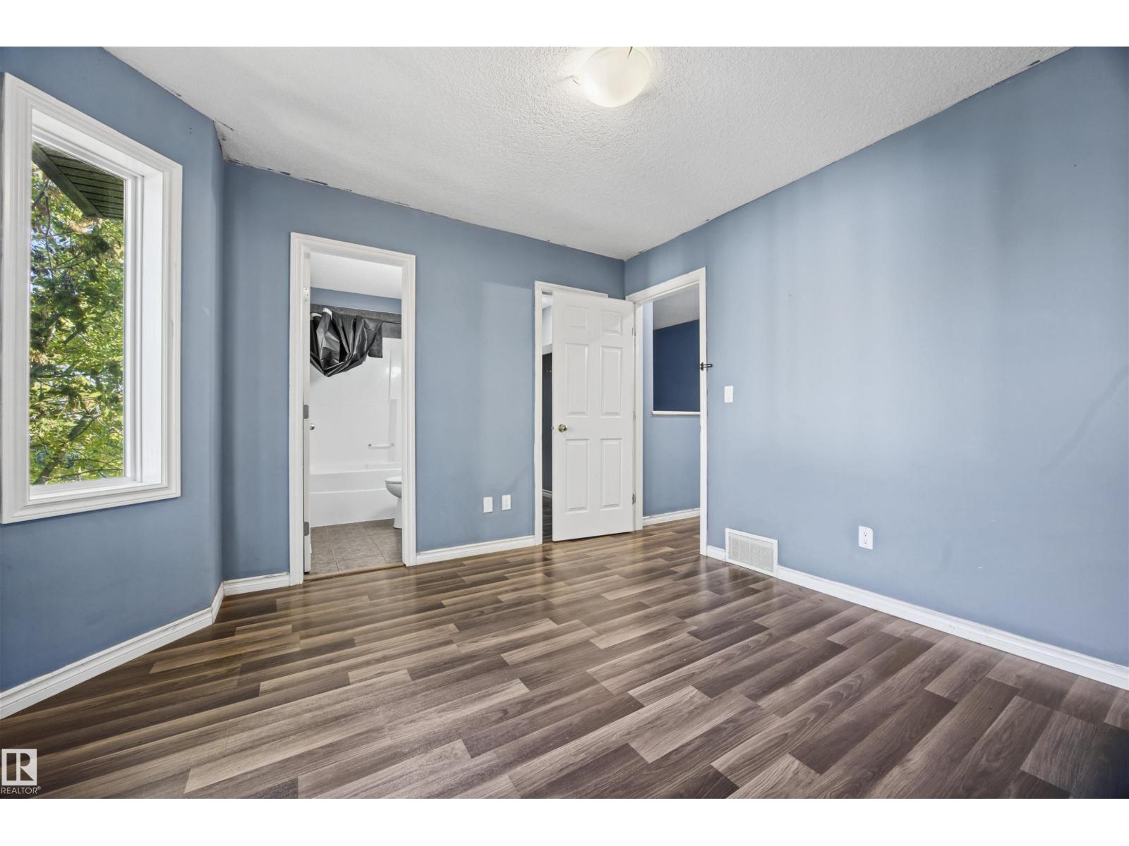 9626 106 AV NW