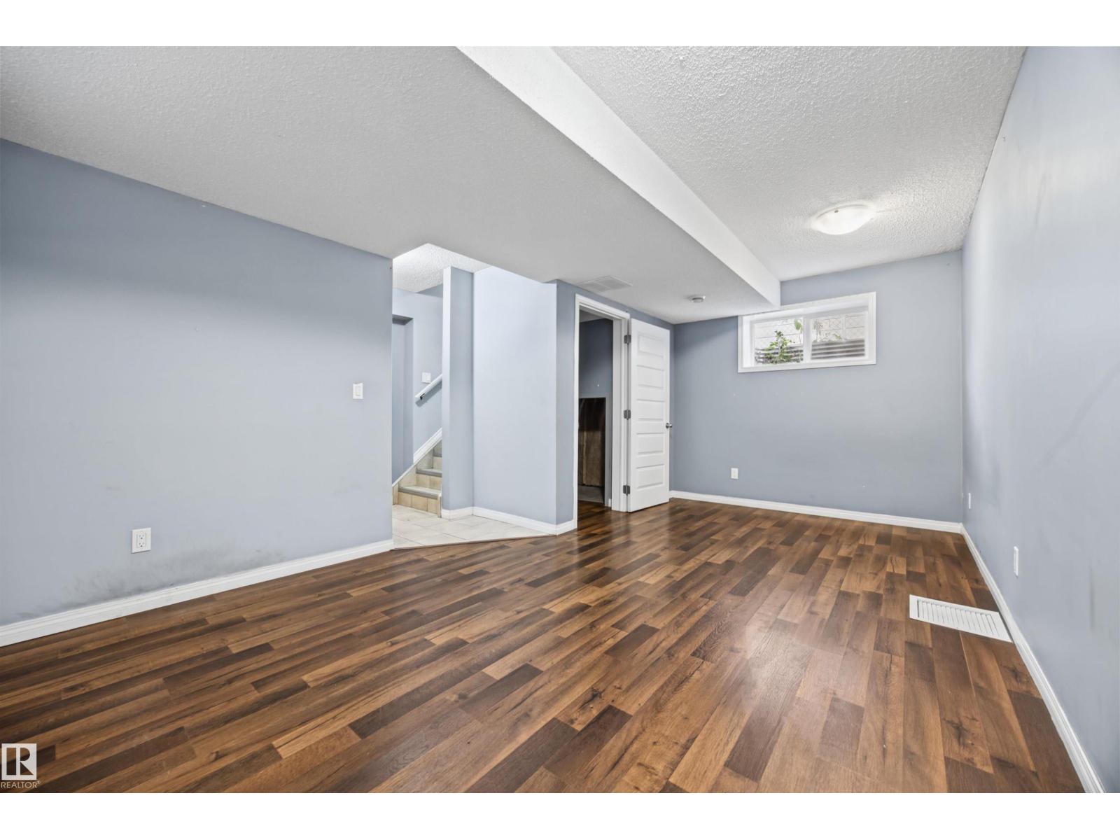 9626 106 AV NW