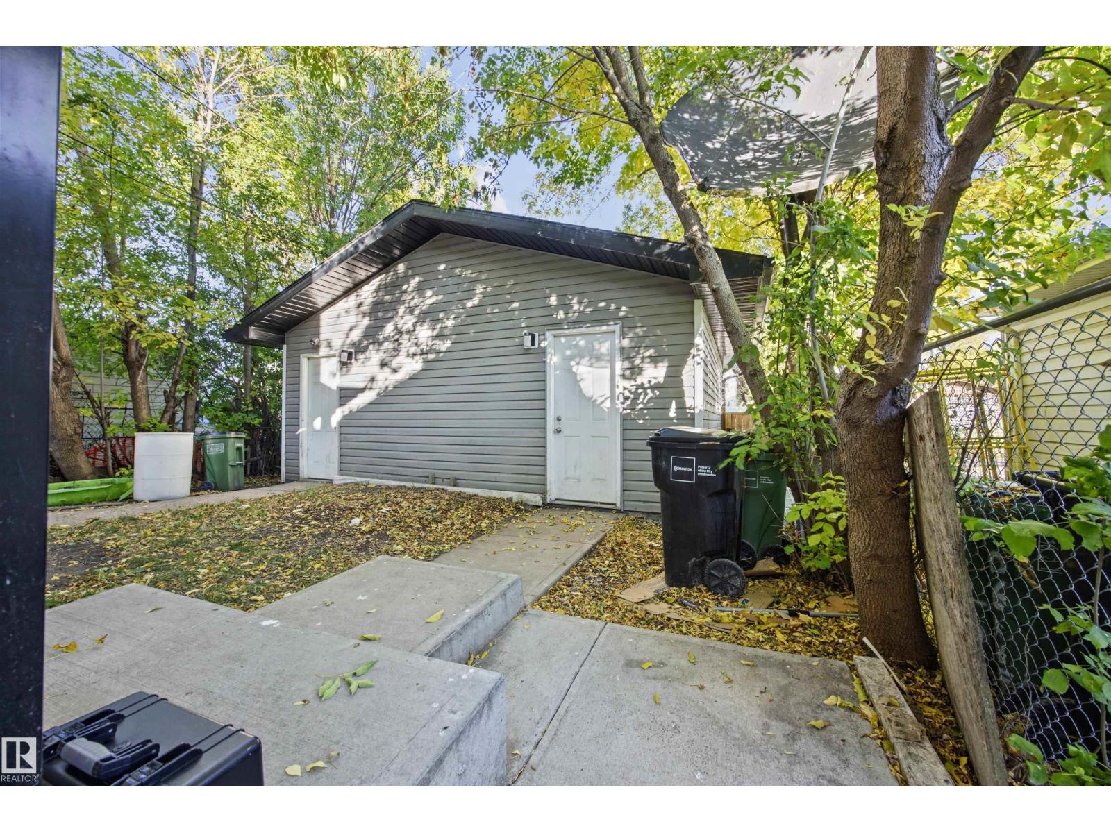 9626 106 AV NW