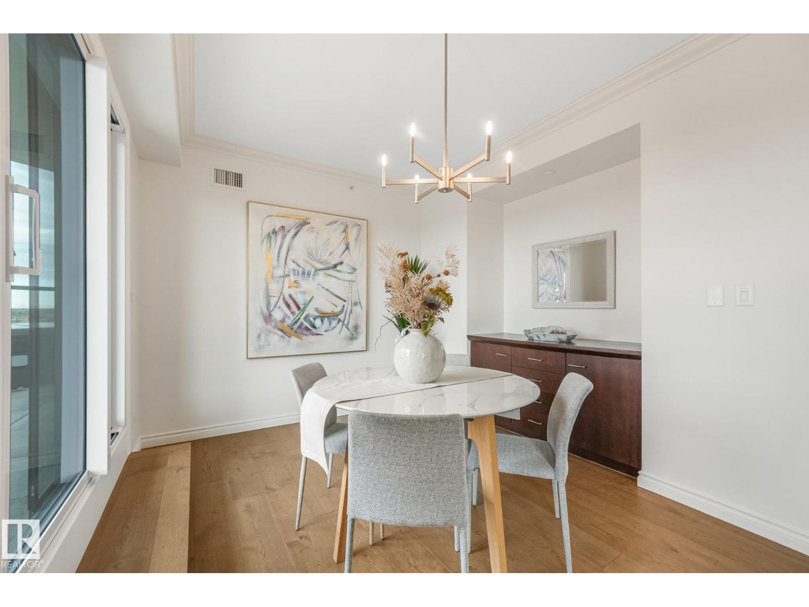 #902 10108 125 ST NW