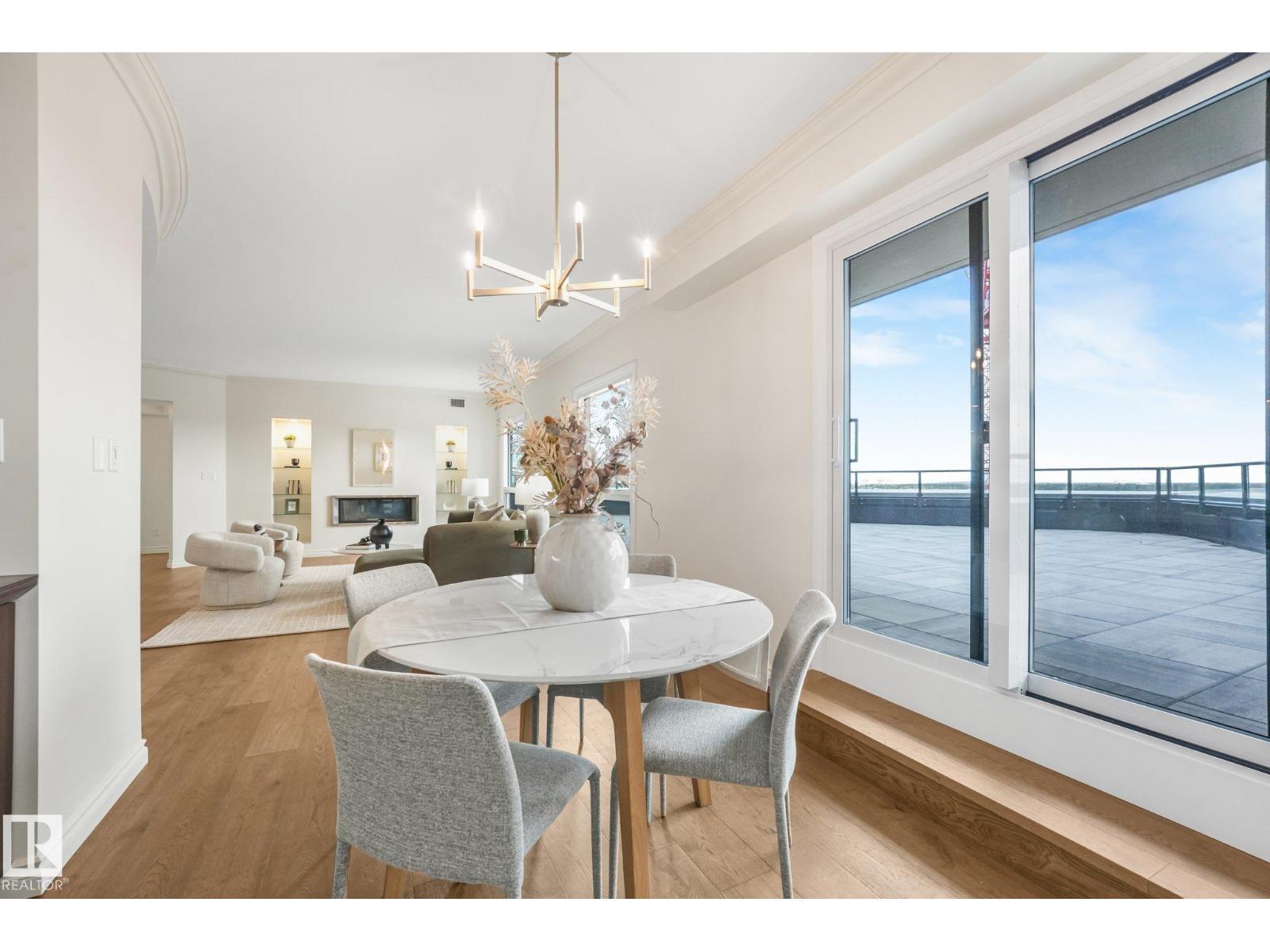#902 10108 125 ST NW