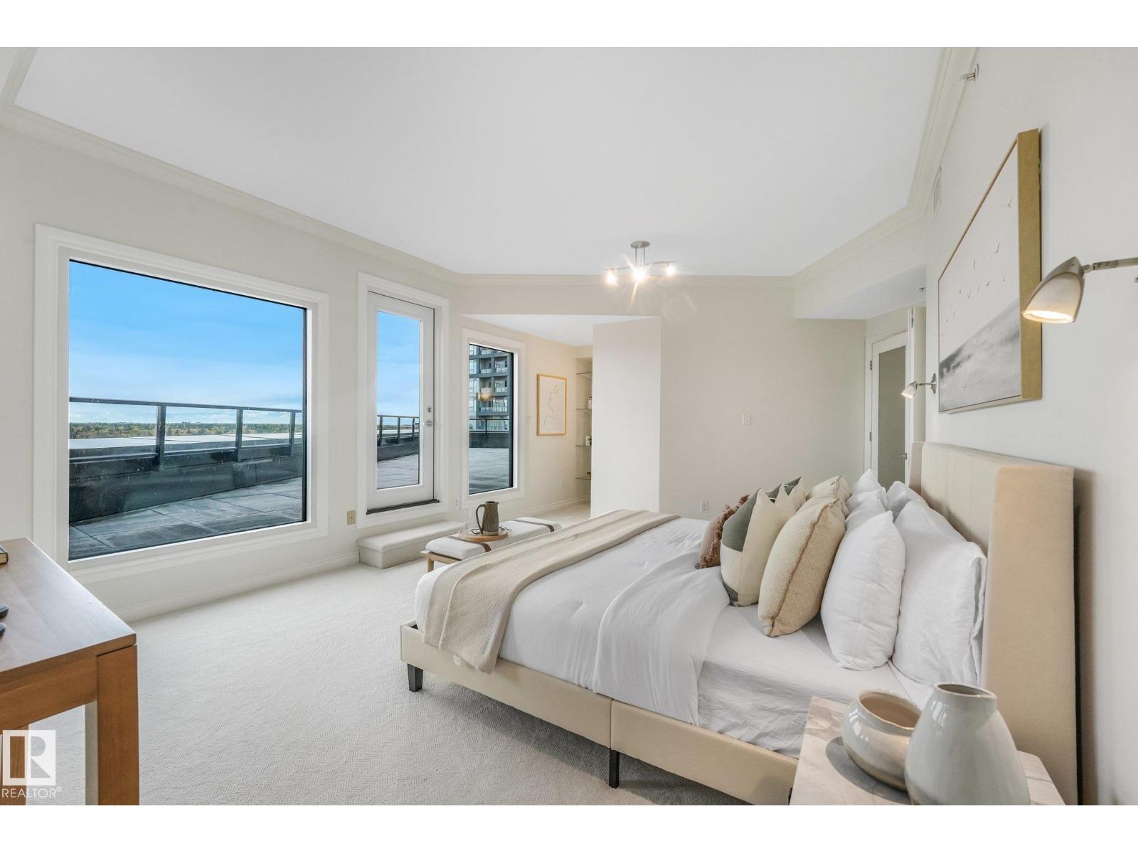 #902 10108 125 ST NW