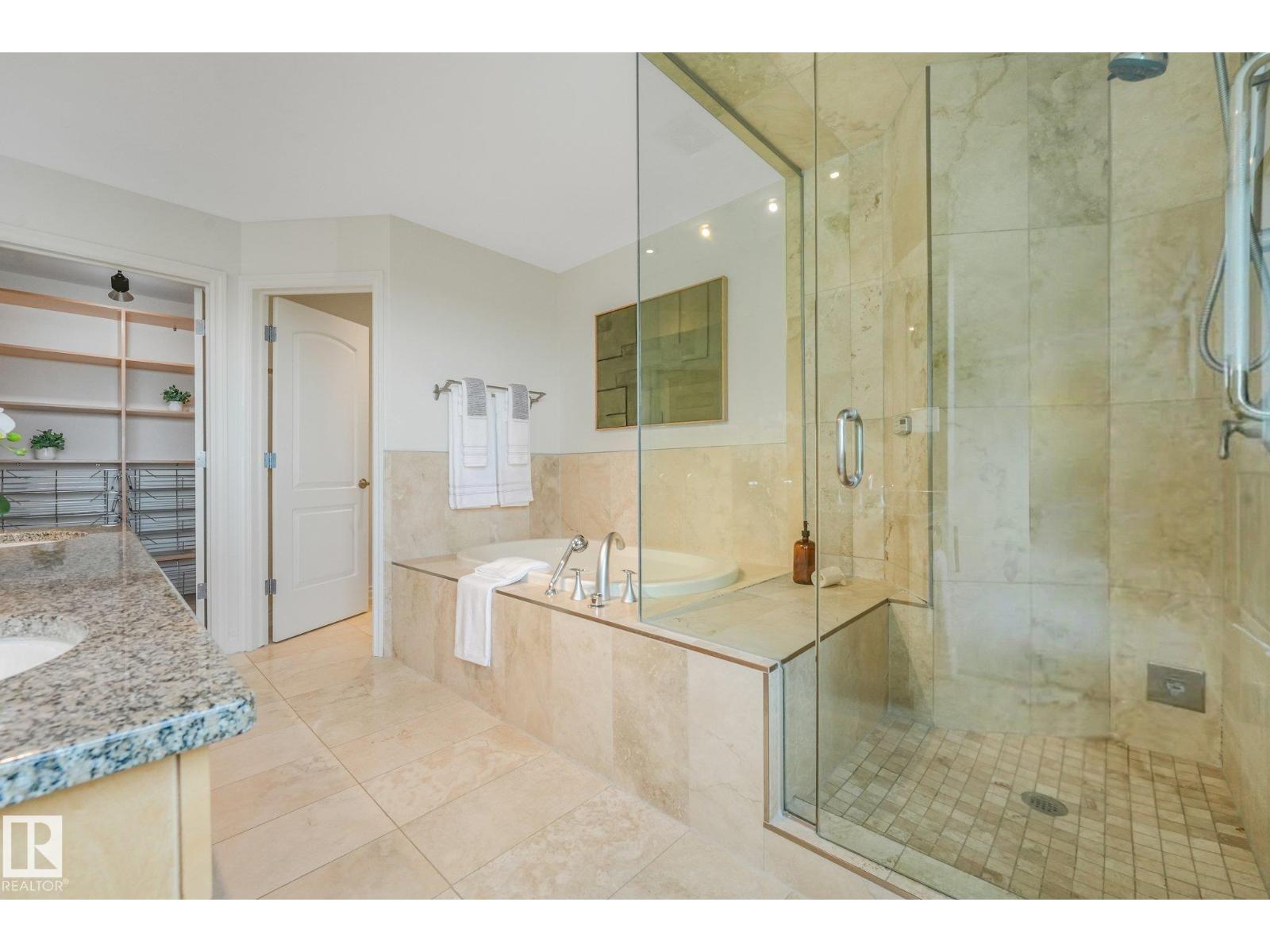 #902 10108 125 ST NW