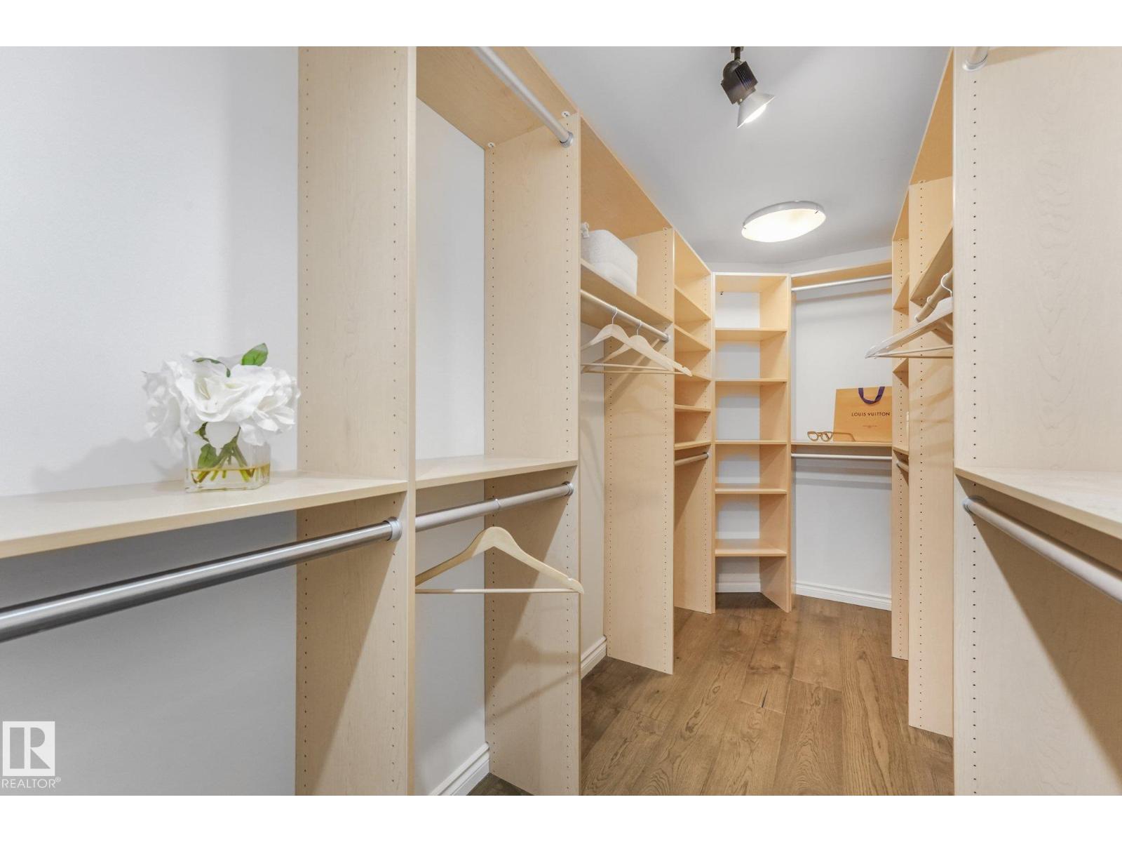 #902 10108 125 ST NW