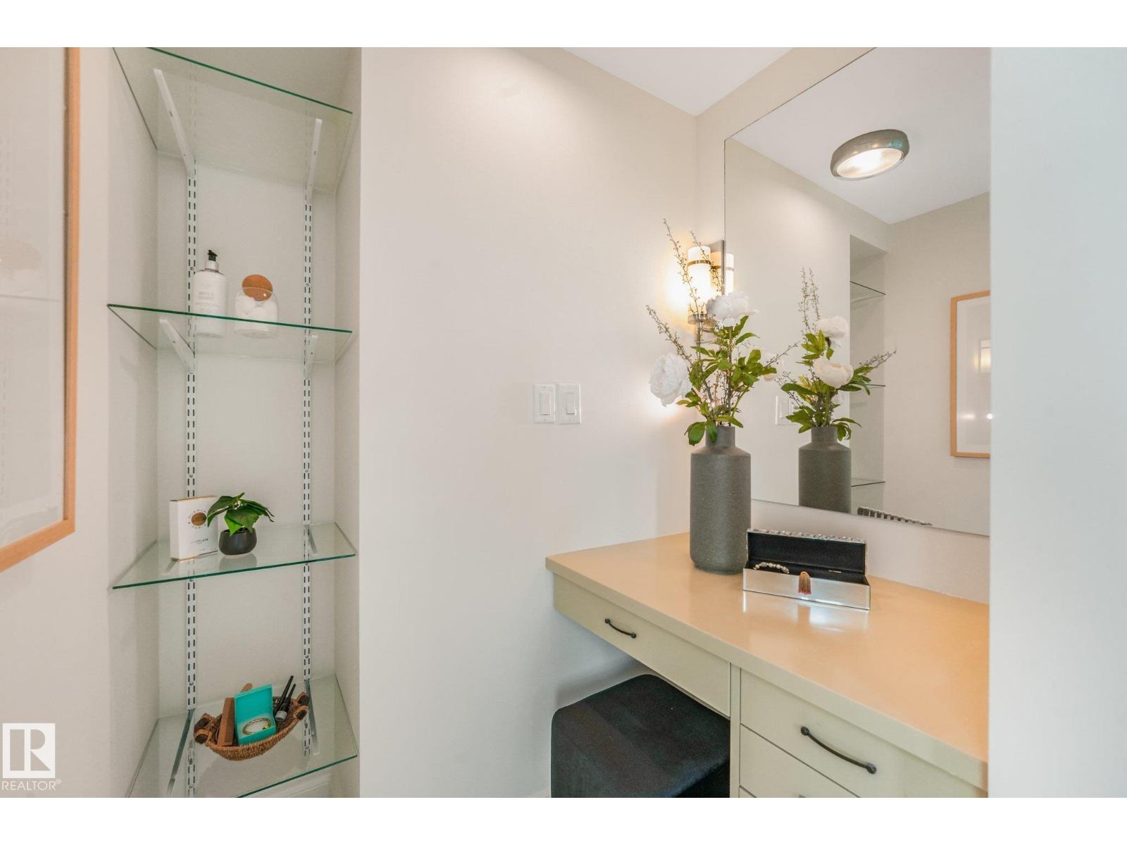 #902 10108 125 ST NW
