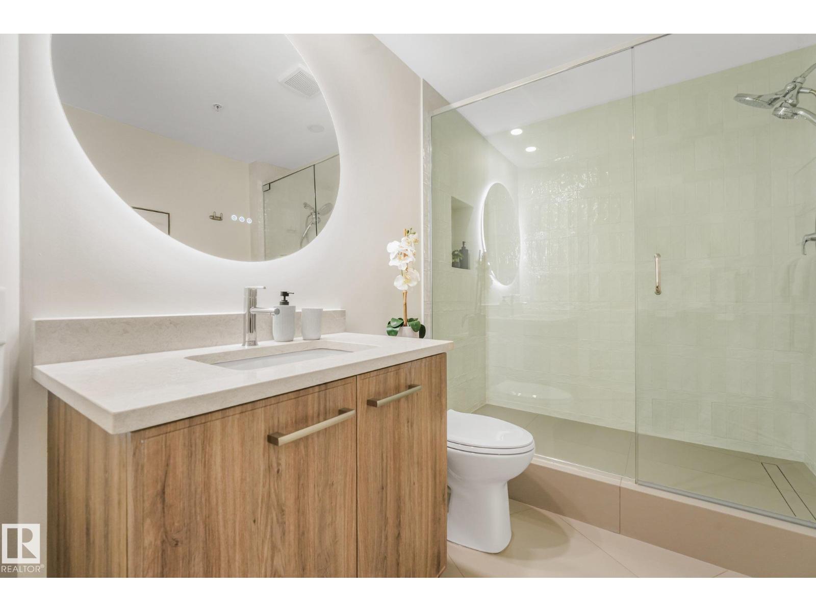 #902 10108 125 ST NW